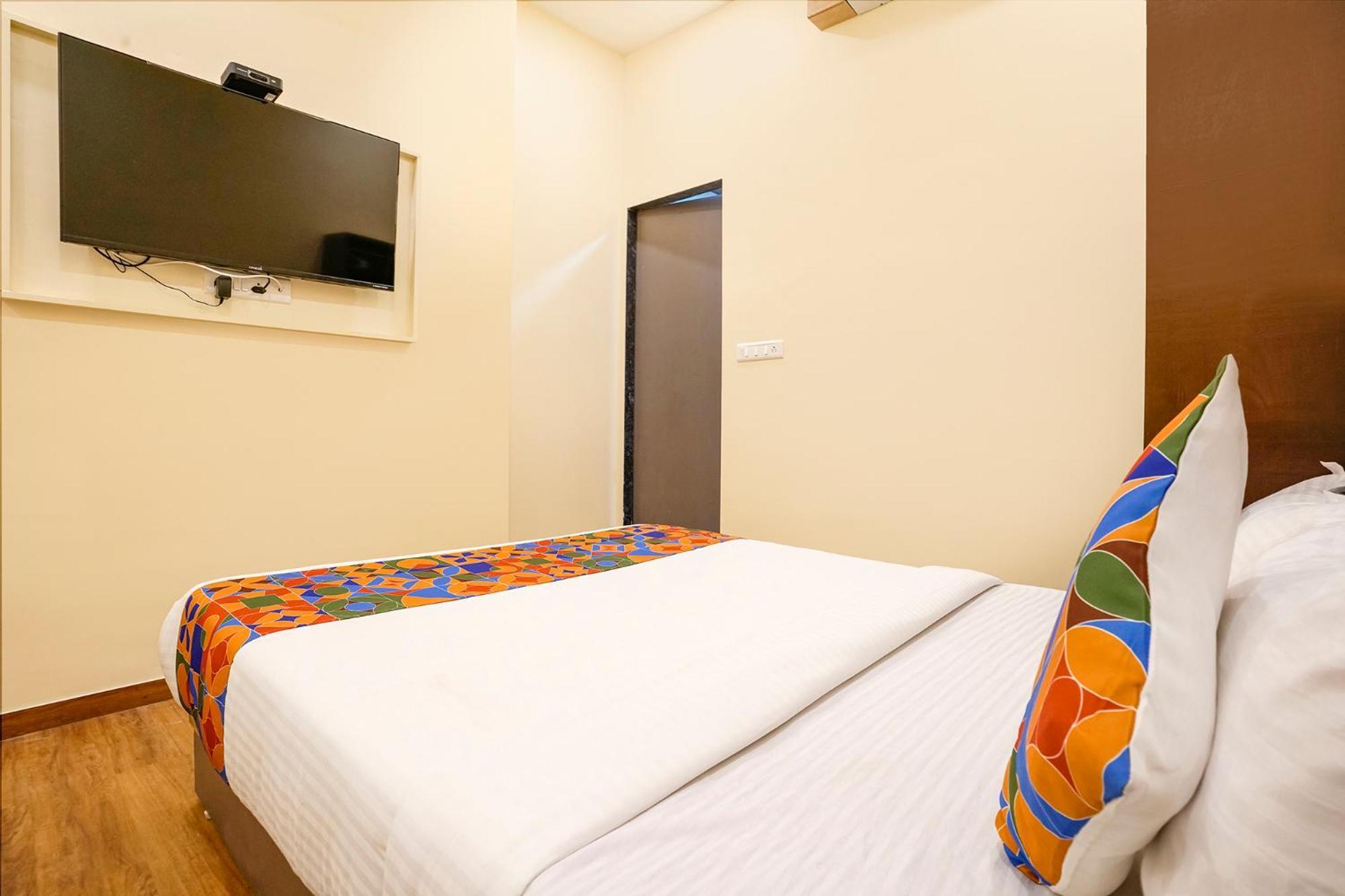 Hotel Fabhotel Aazad International - Nr International Airport 3*