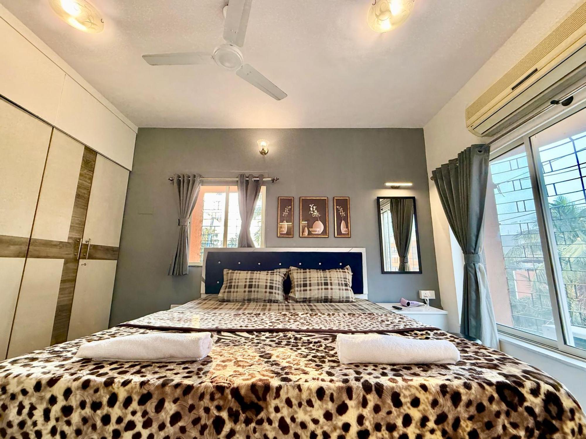 Lovely 3bhk Serviced Near Iskcon Temple, Juhu Apartment Mumbai