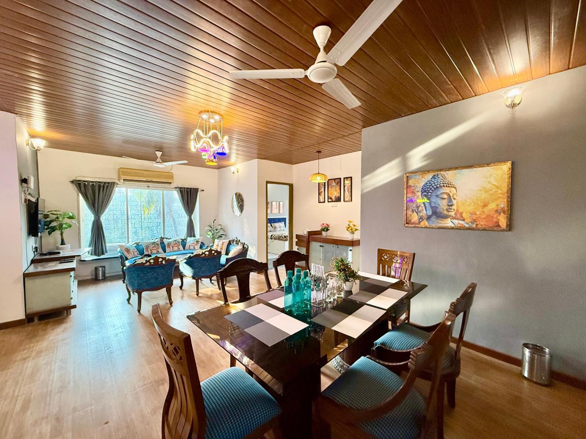 Apartment Lovely 3bhk Serviced Near Iskcon Temple, Juhu *