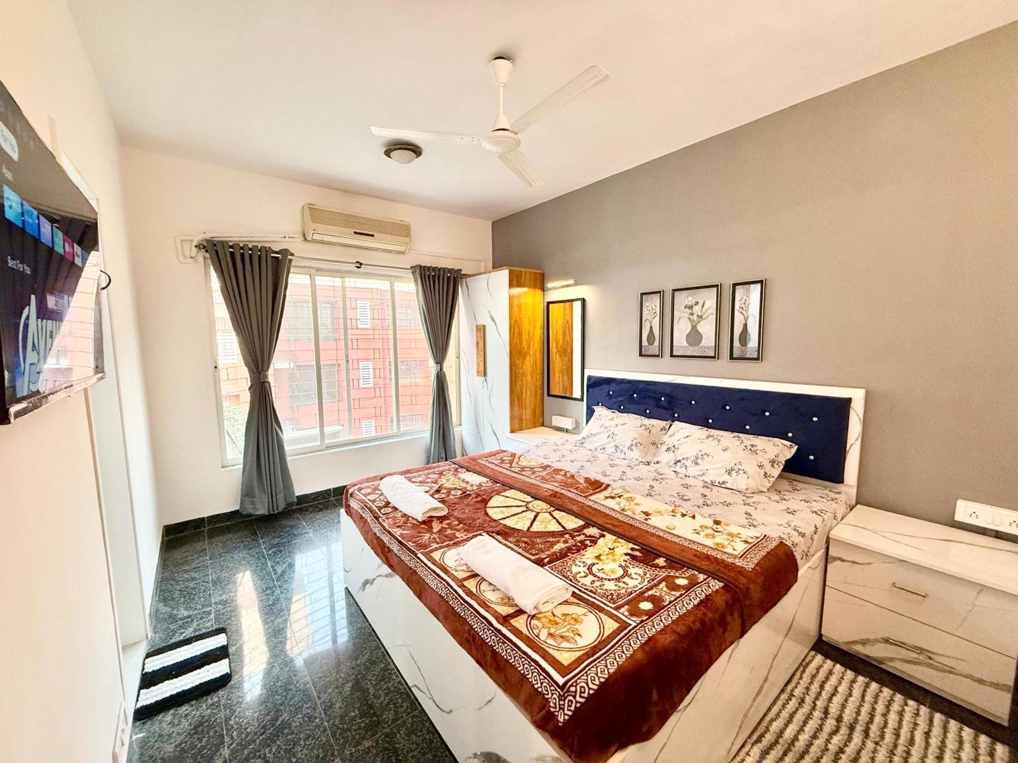 Apartment Lovely 3bhk Serviced Near Iskcon Temple, Juhu Mumbai