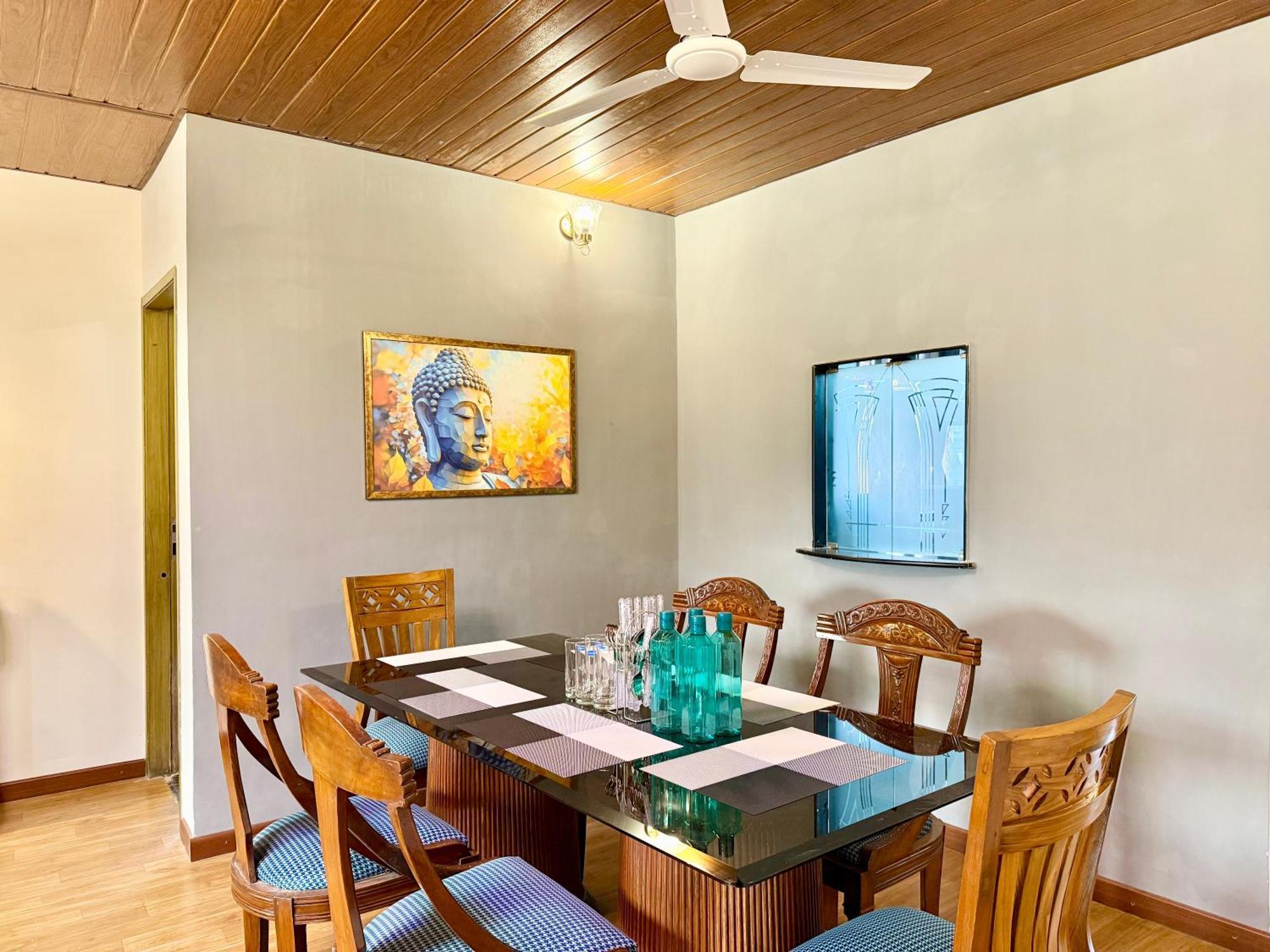 Lovely 3bhk Serviced Near Iskcon Temple, Juhu Mumbai