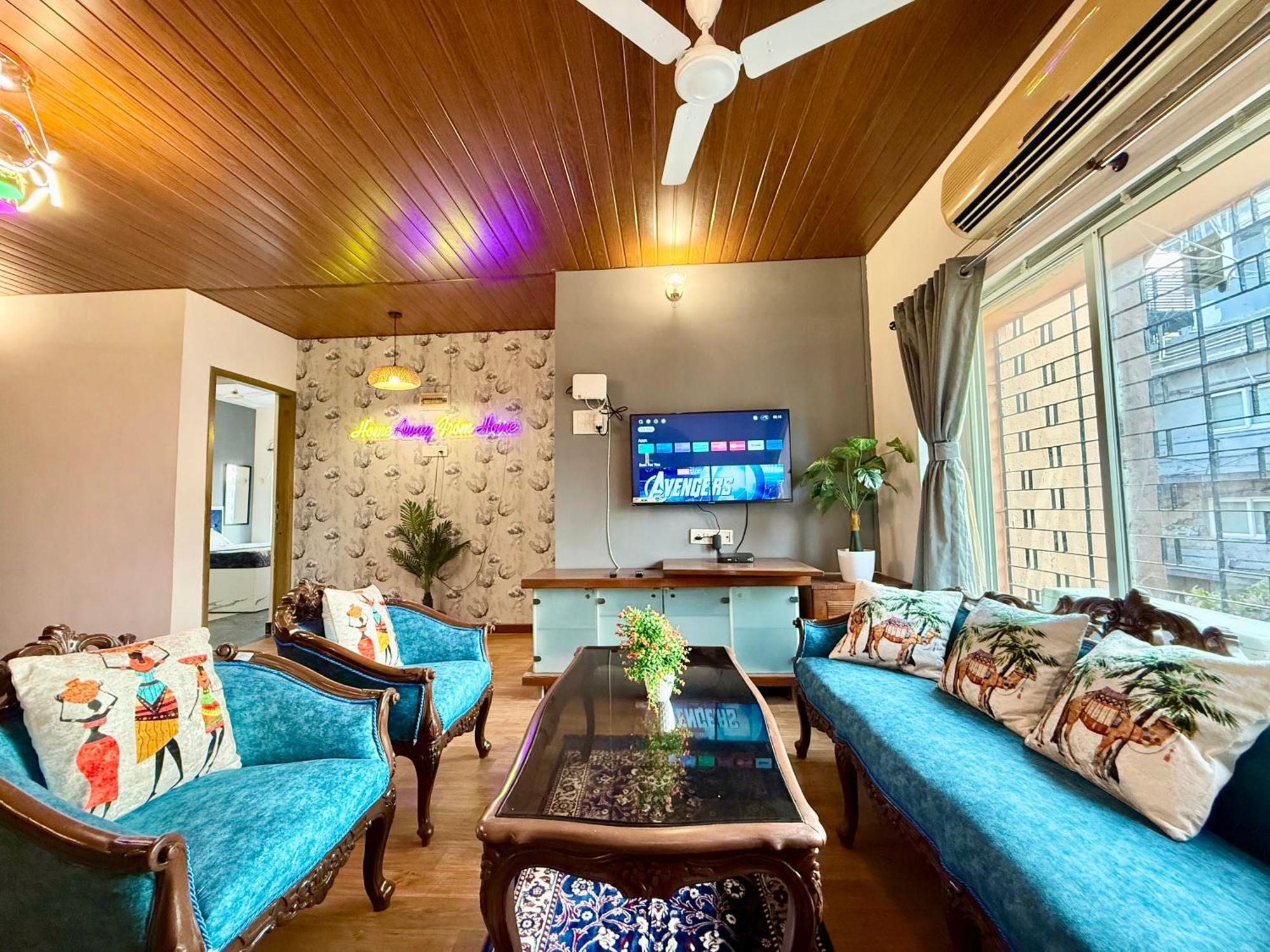 Apartment Lovely 3bhk Serviced Near Iskcon Temple, Juhu *