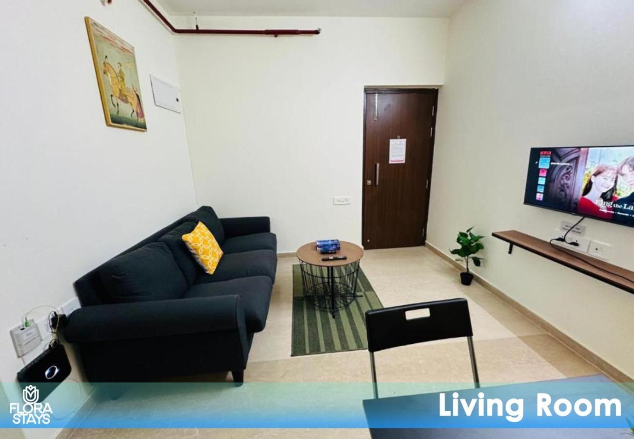1br Service Aprt In Malad