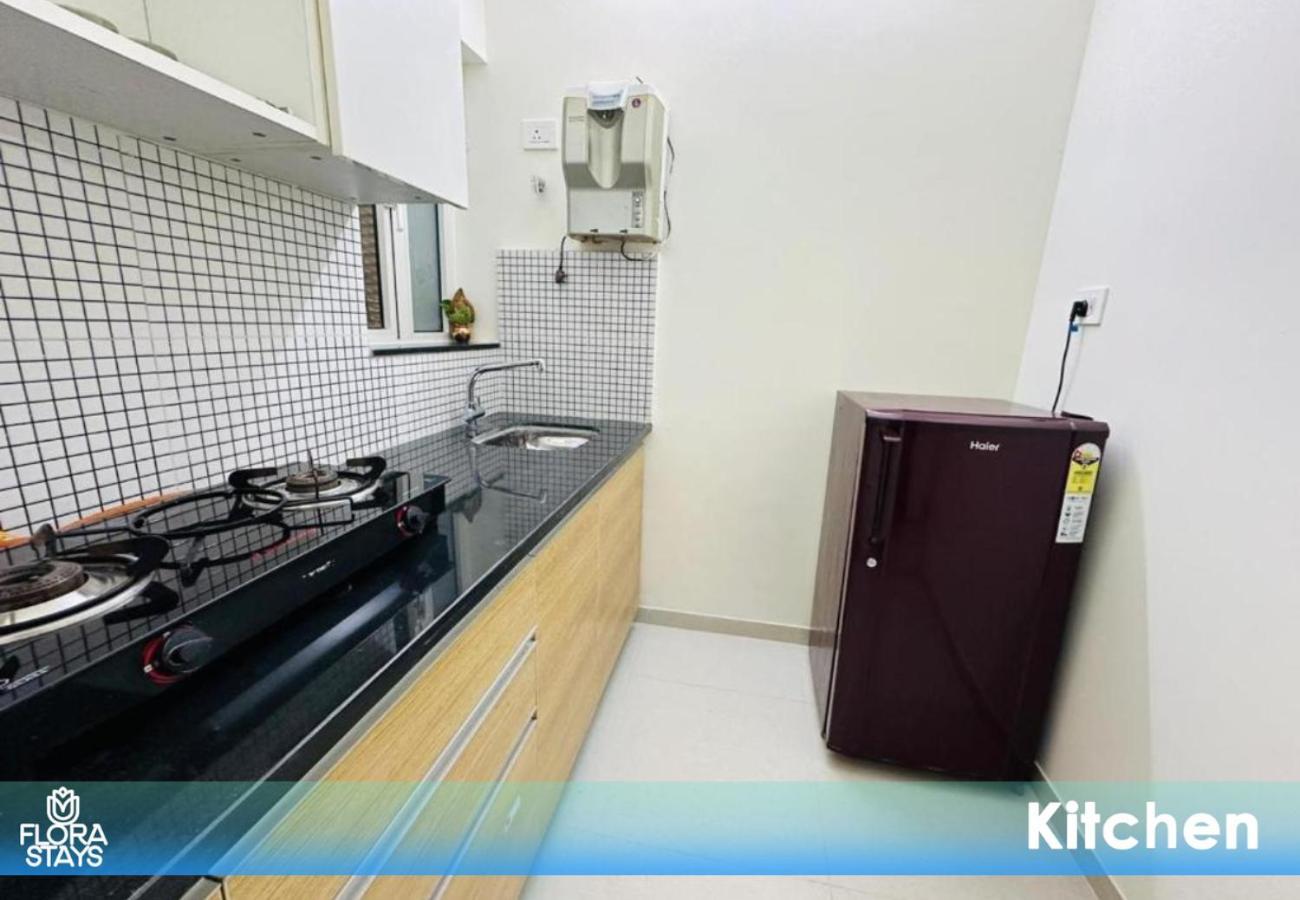 1br Service Aprt In Malad * Bombaim
