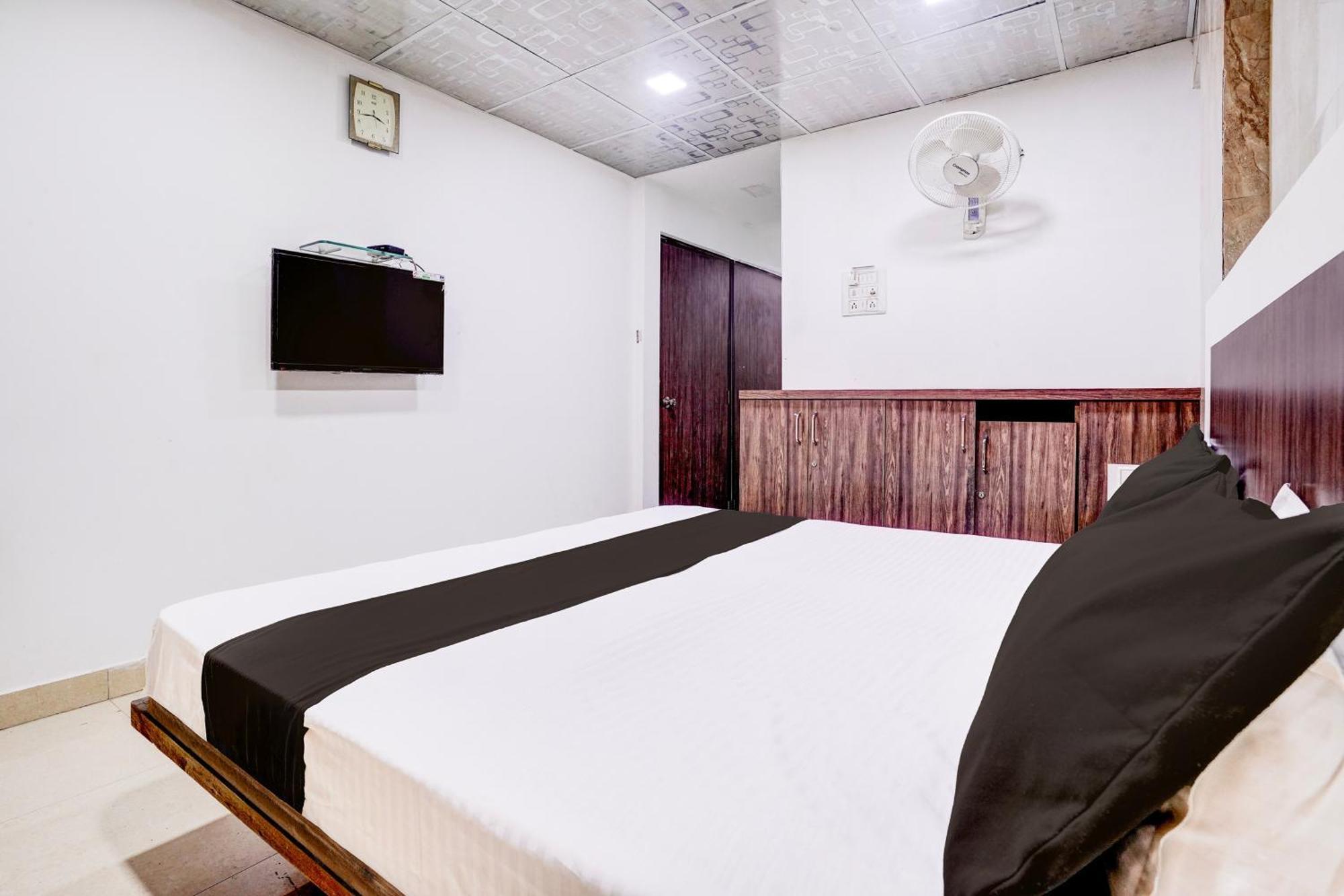 Super Collection O Lokhandwala Andheri West Formerly White Star 3* Mumbai