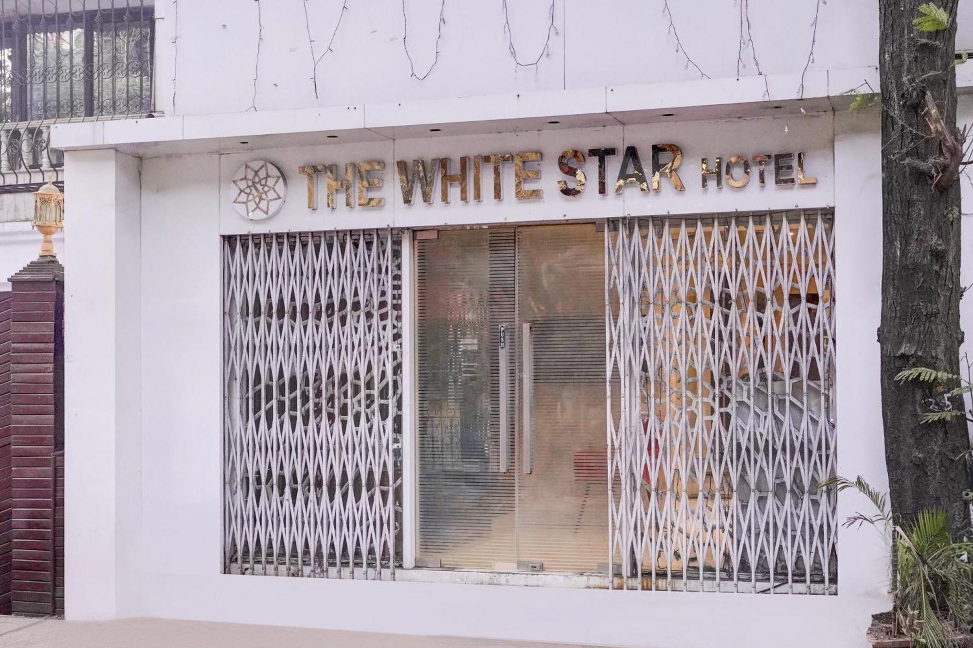 Hotel Super Collection O Lokhandwala Andheri West Formerly White Star Mumbai