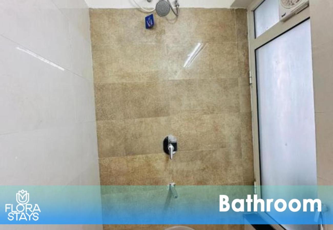 1br Service Aprt In Malad Apartment Mumbai