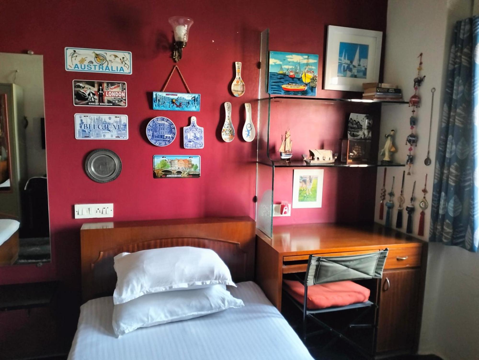 Khozem Topiwala Colaba Homestay Mumbai