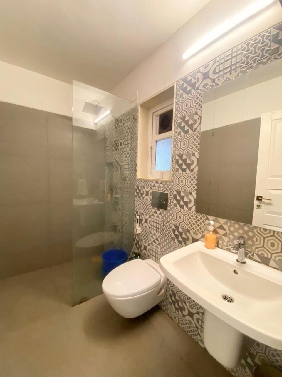 Apartment 5 Star Luxury Pool, Gym Near Airport Bkc *