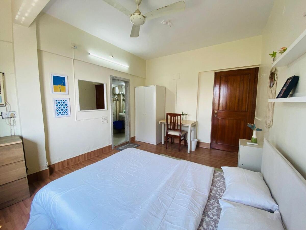 Apartment 2 Bed 2 Bath Prime Bandra Sea Views 5 *