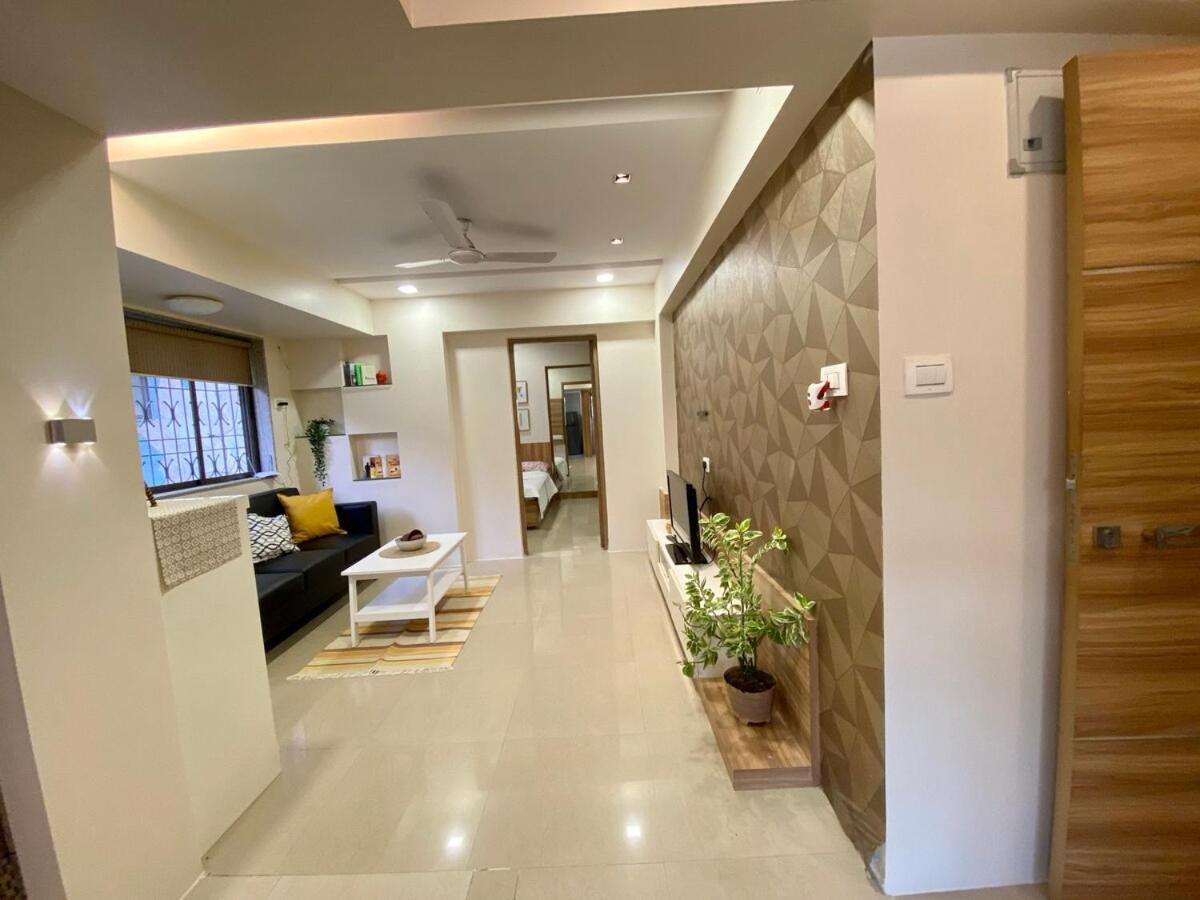 Chic Pad In Bandra West Apartment Mumbai