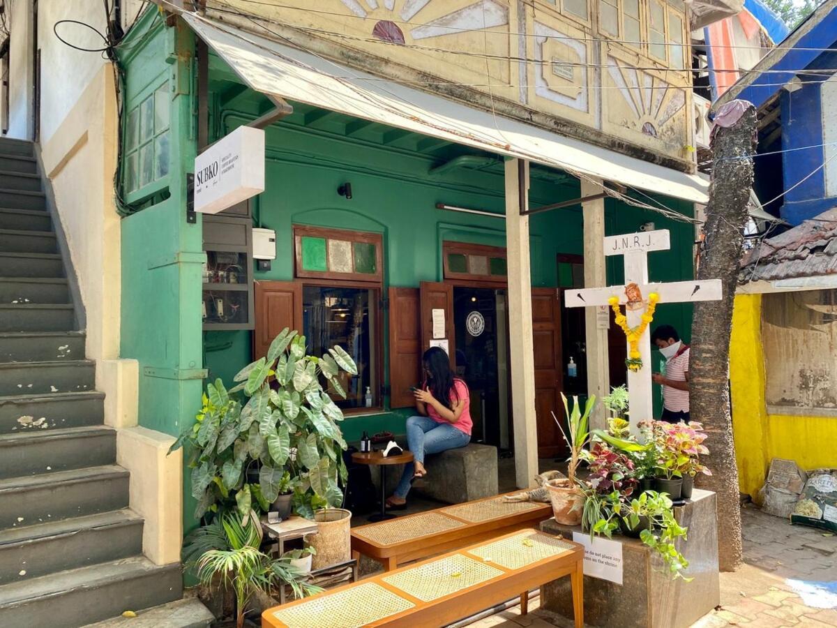 Chic Pad In Bandra West * Mumbai