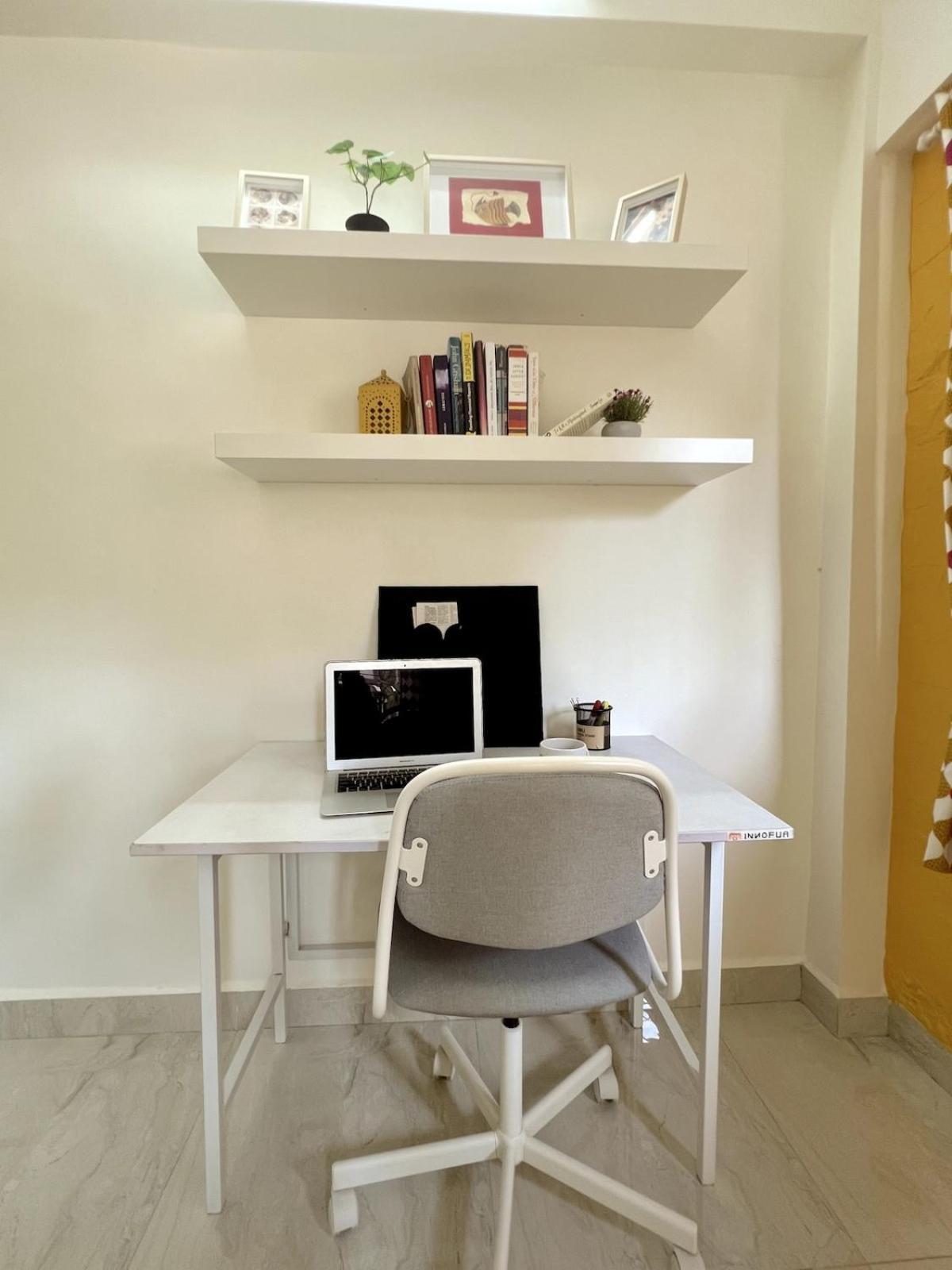 Quiet And Cozy 2bed 1 Bath Bandra Ocean Side Apartment Mumbai