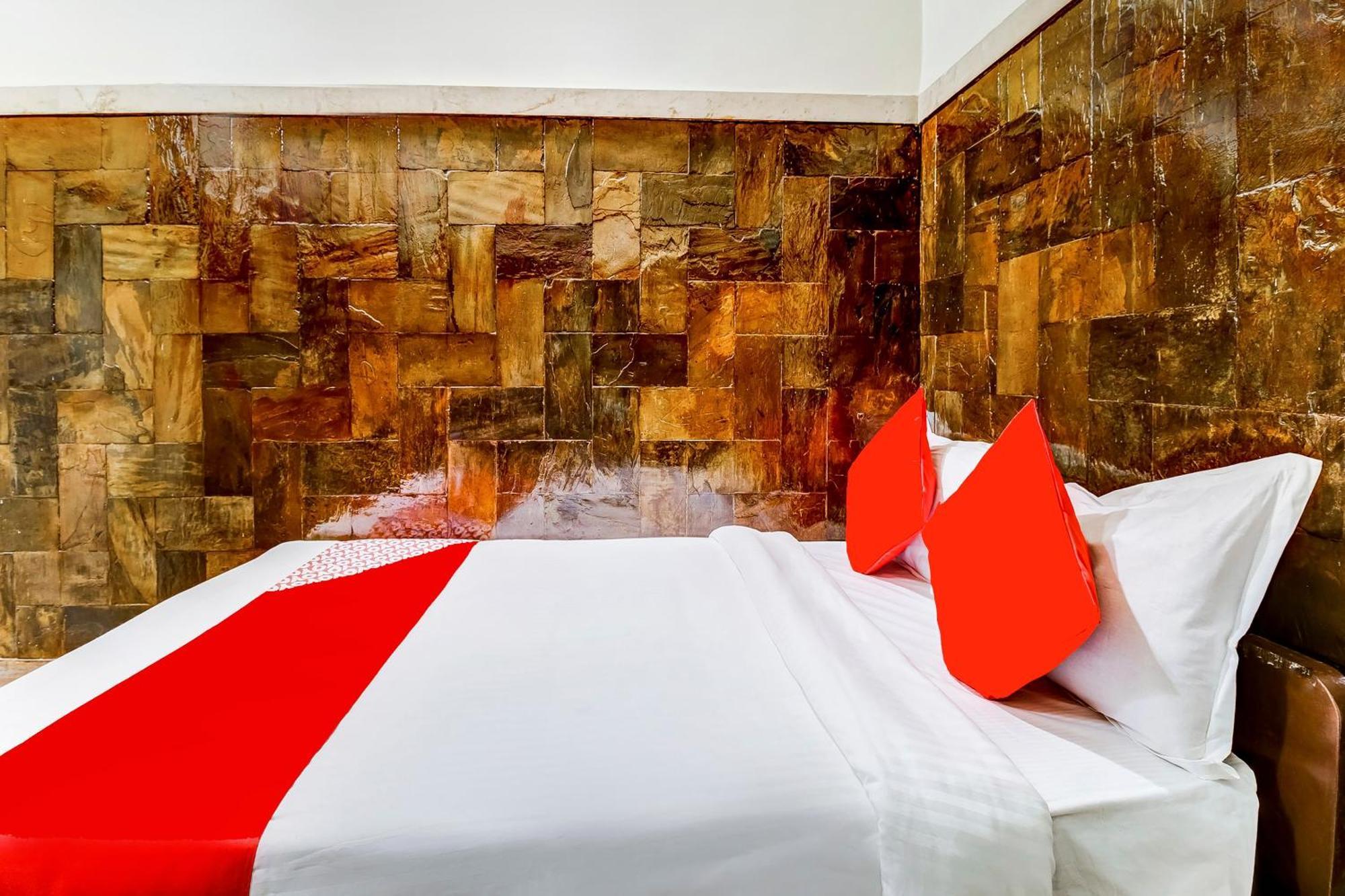 Oyo Dreamland Hotel *