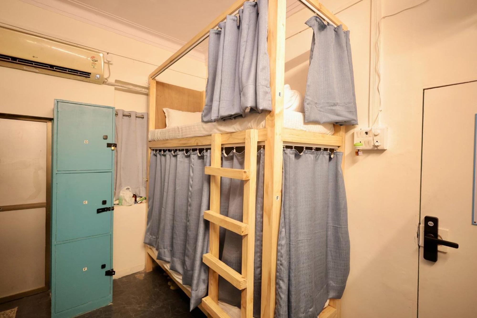 Hostel Locomo Mini - 9 Mins From Airport Mumbai