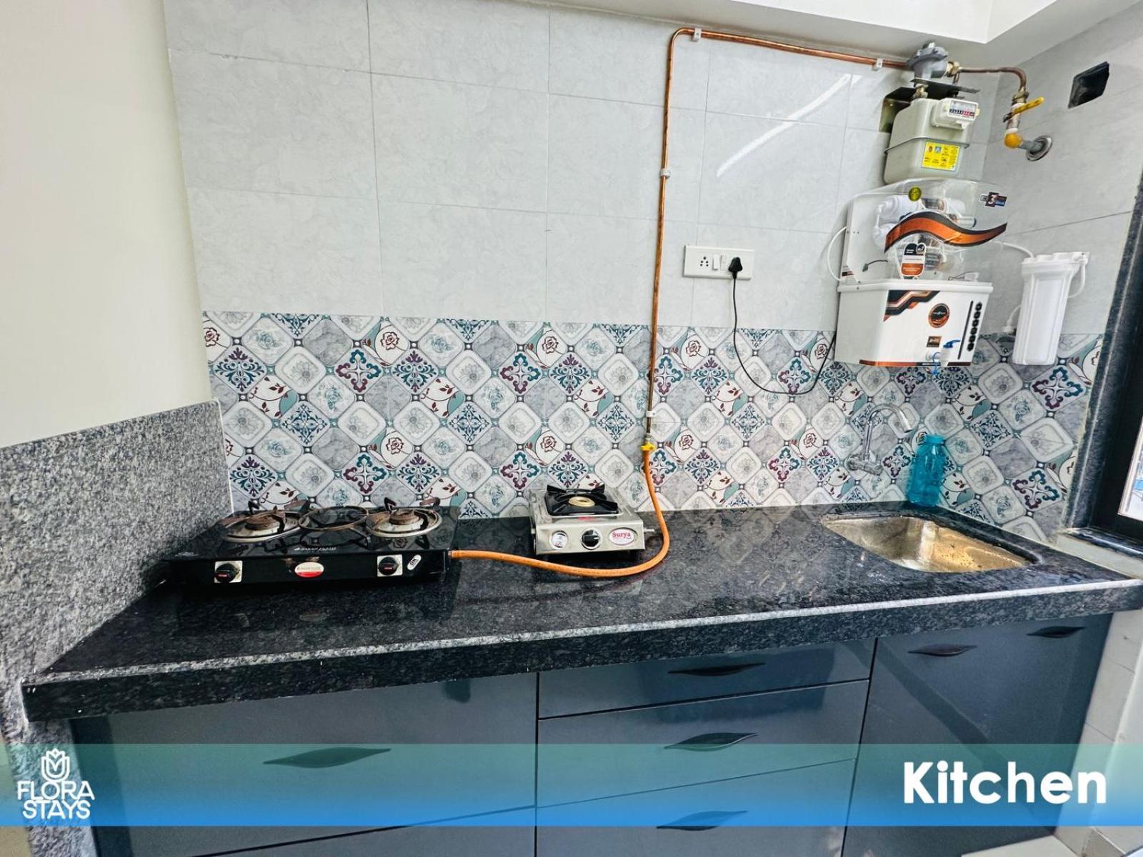 1br Service In Parel