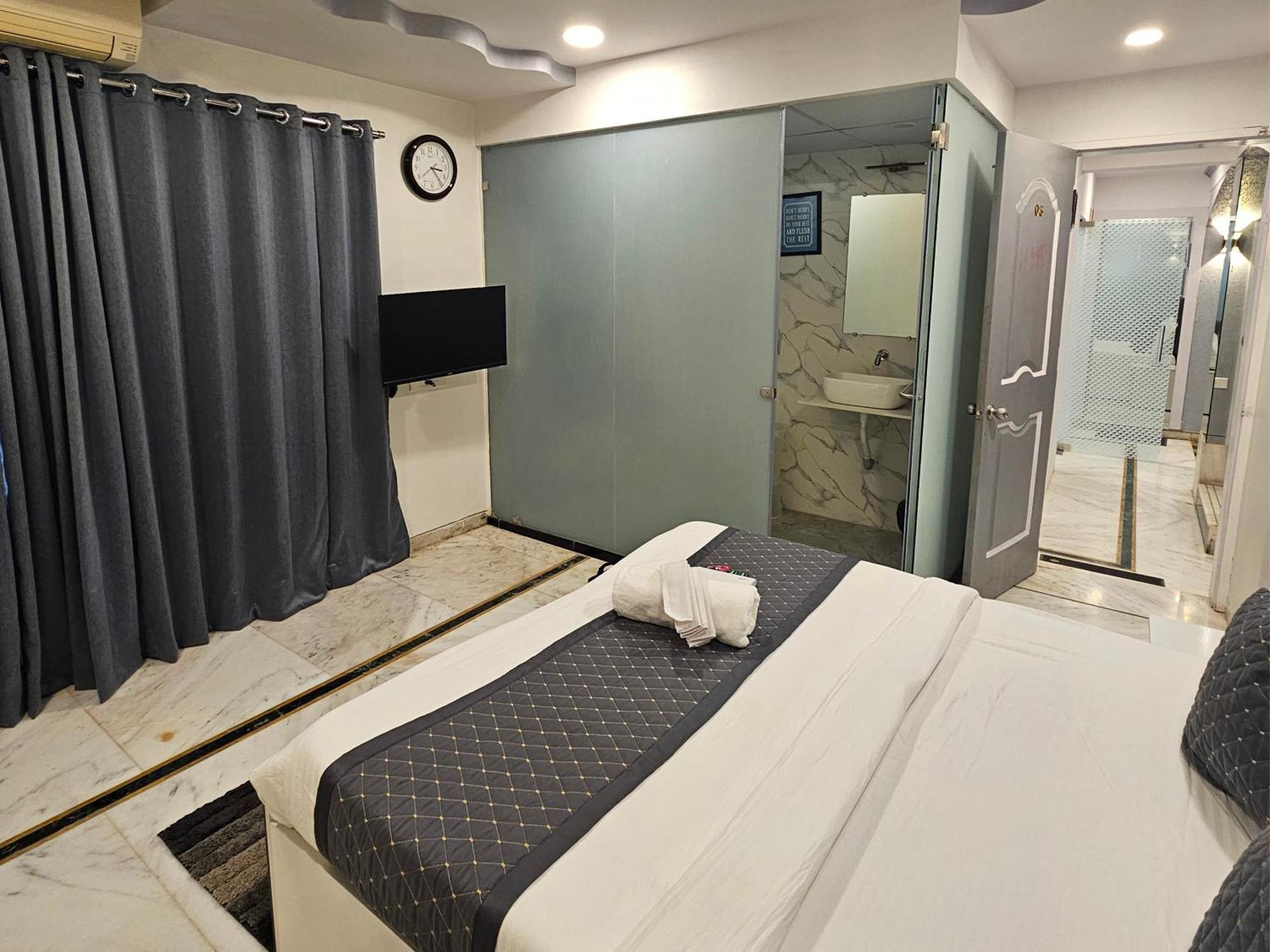 Astha Kandivali Service * Mumbai