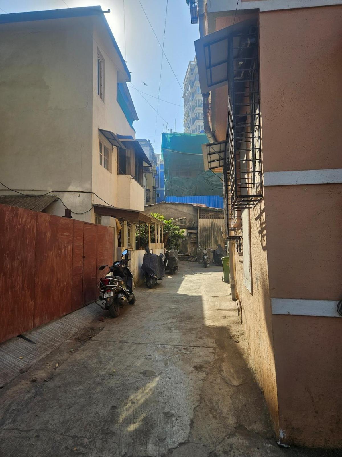 Apartment Cozy Rose Peaceful Village Retreat In Bandra *
