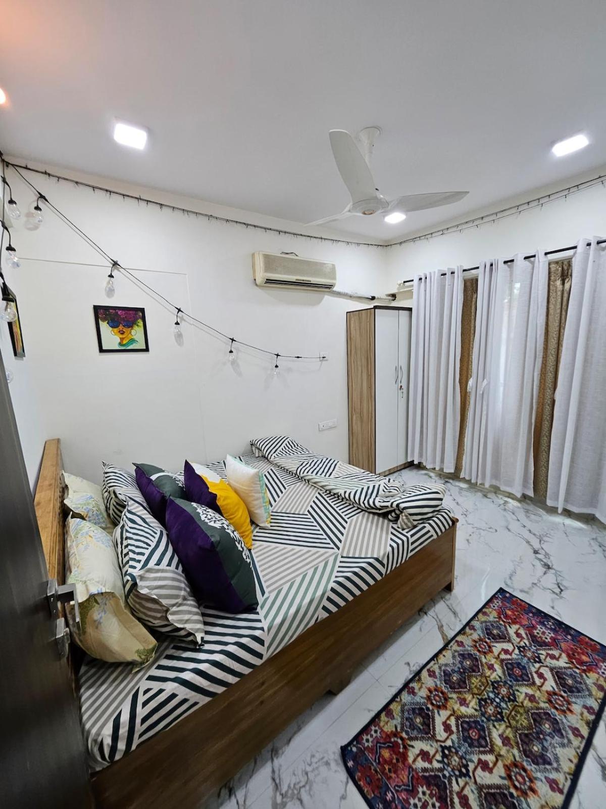 Bandra Bloom- Spacious1bhk Near Lilavati&bandstand Mumbai