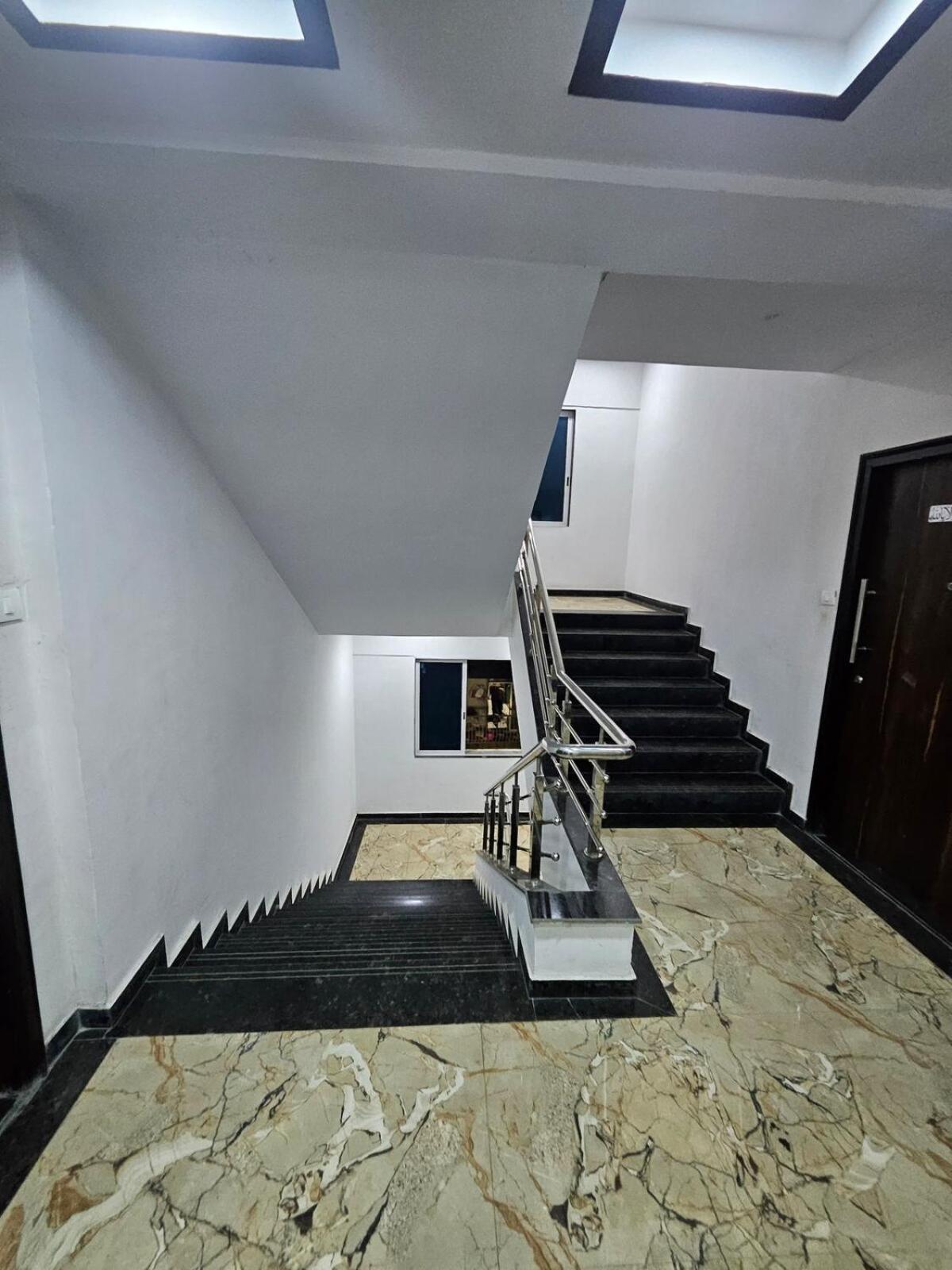 Bandra Bloom- Spacious1bhk Near Lilavati&bandstand
