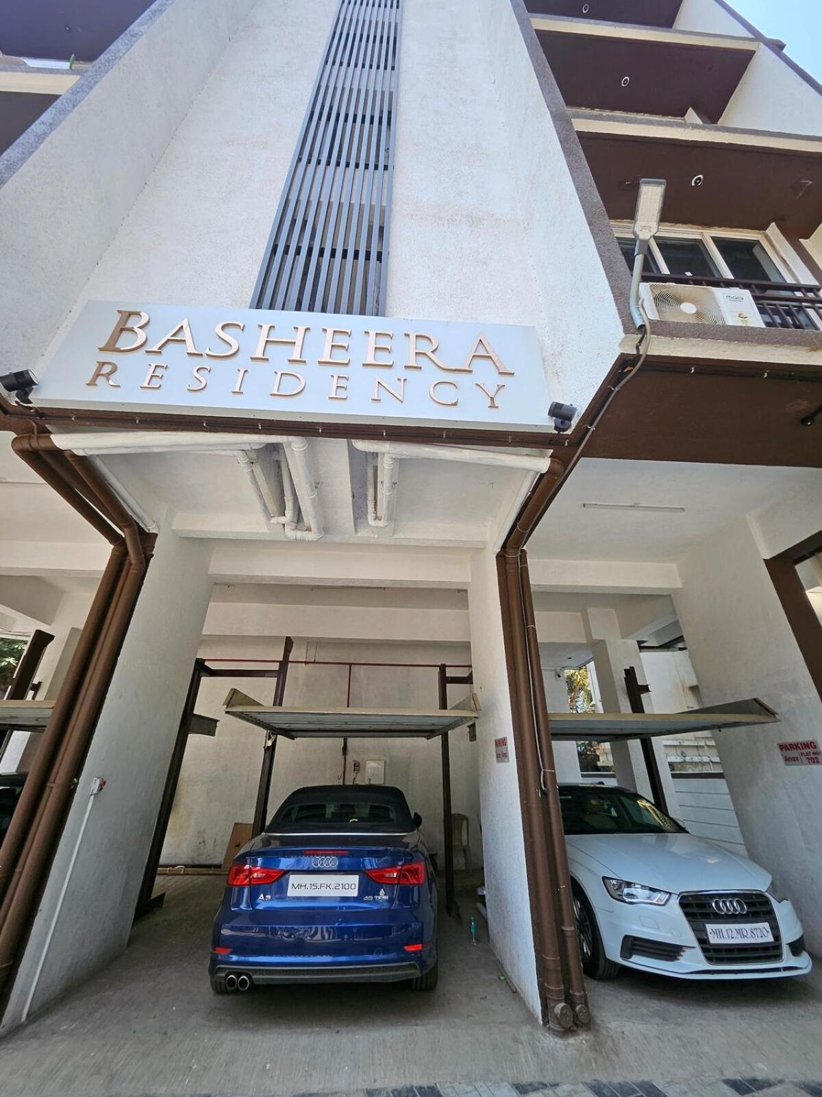 Bandra Bloom- Spacious1bhk Near Lilavati&bandstand Mumbai