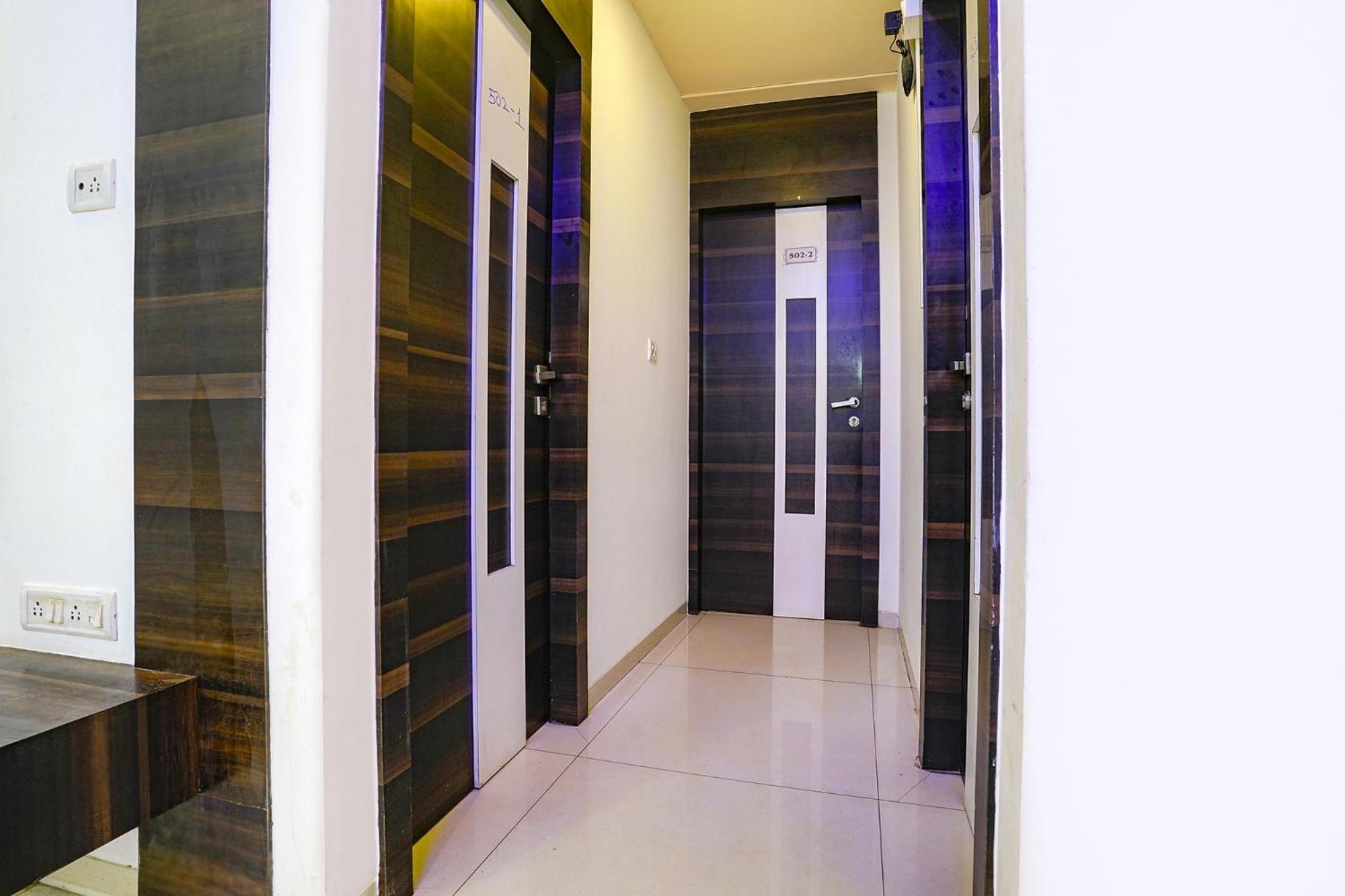 Hotel Fabhotel Shree Balaji Mumbai