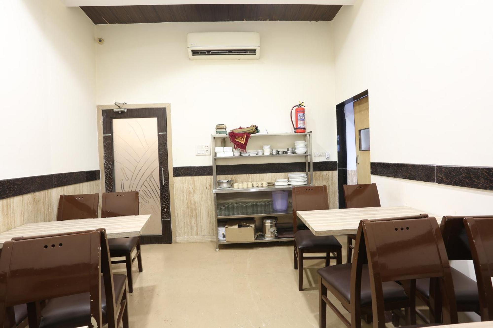 Kamran Residency-near Us Embassy Hotel