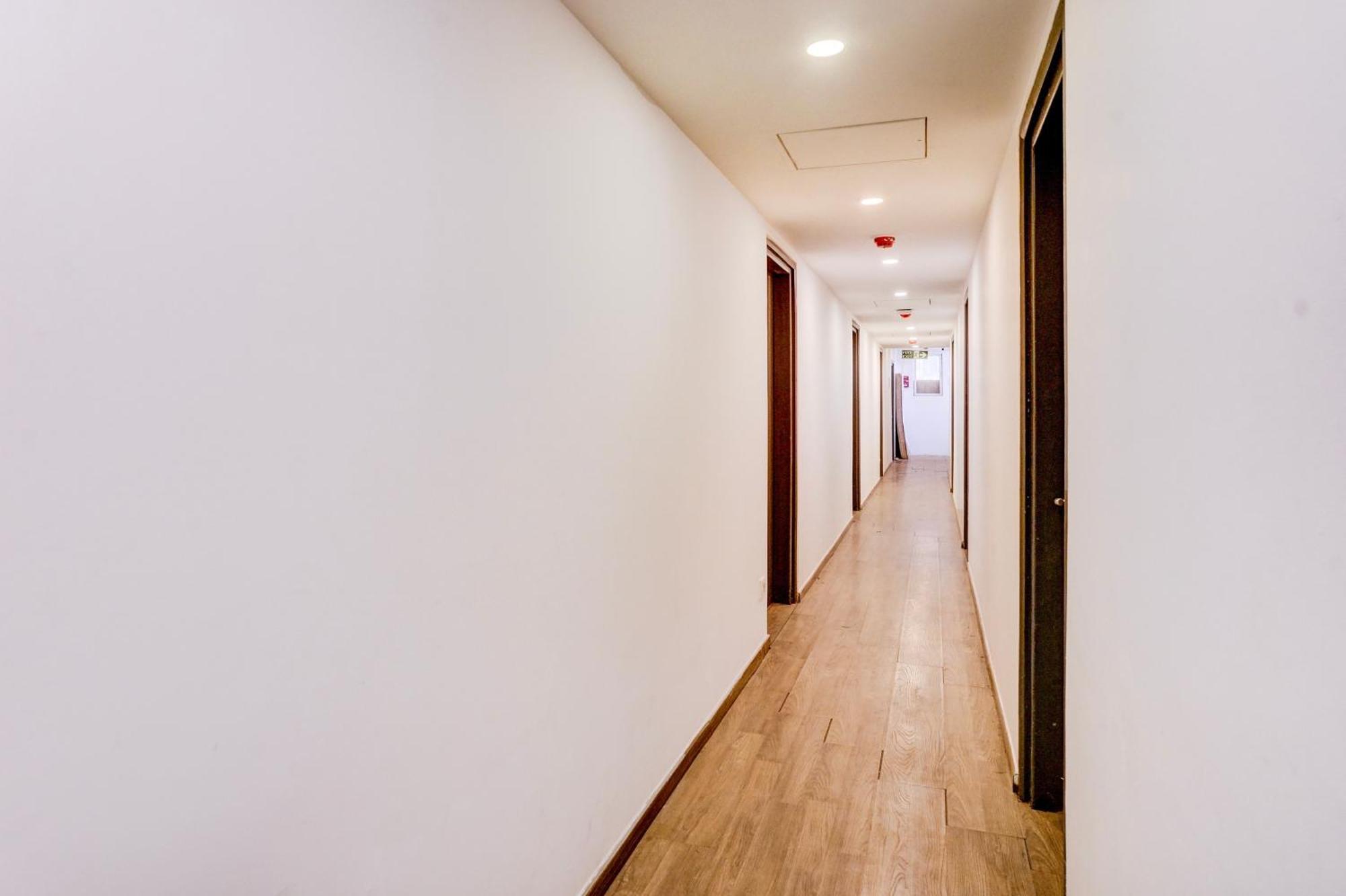 The Unicontinental 3* Mumbai