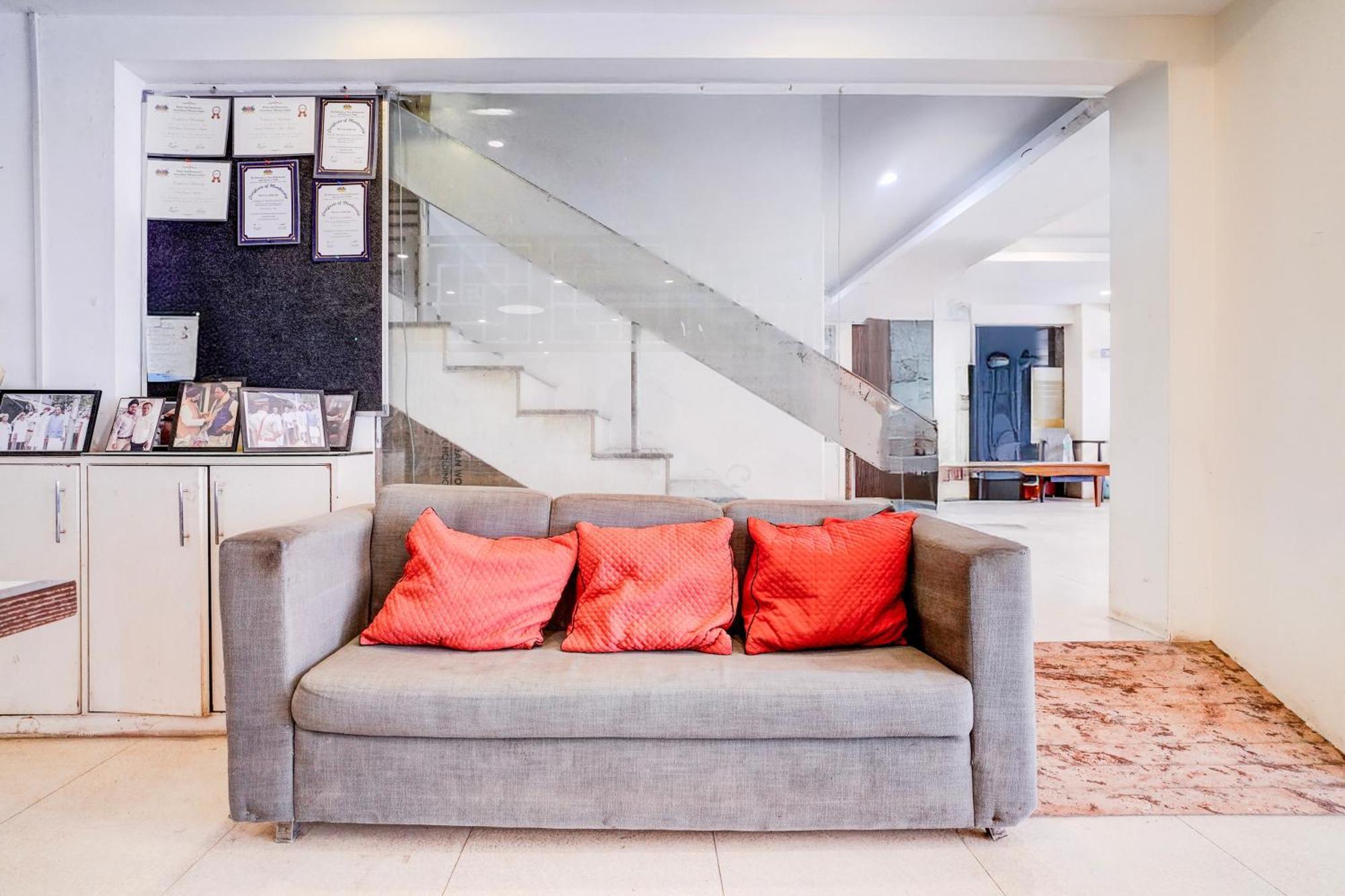 The Unicontinental 3* Mumbai