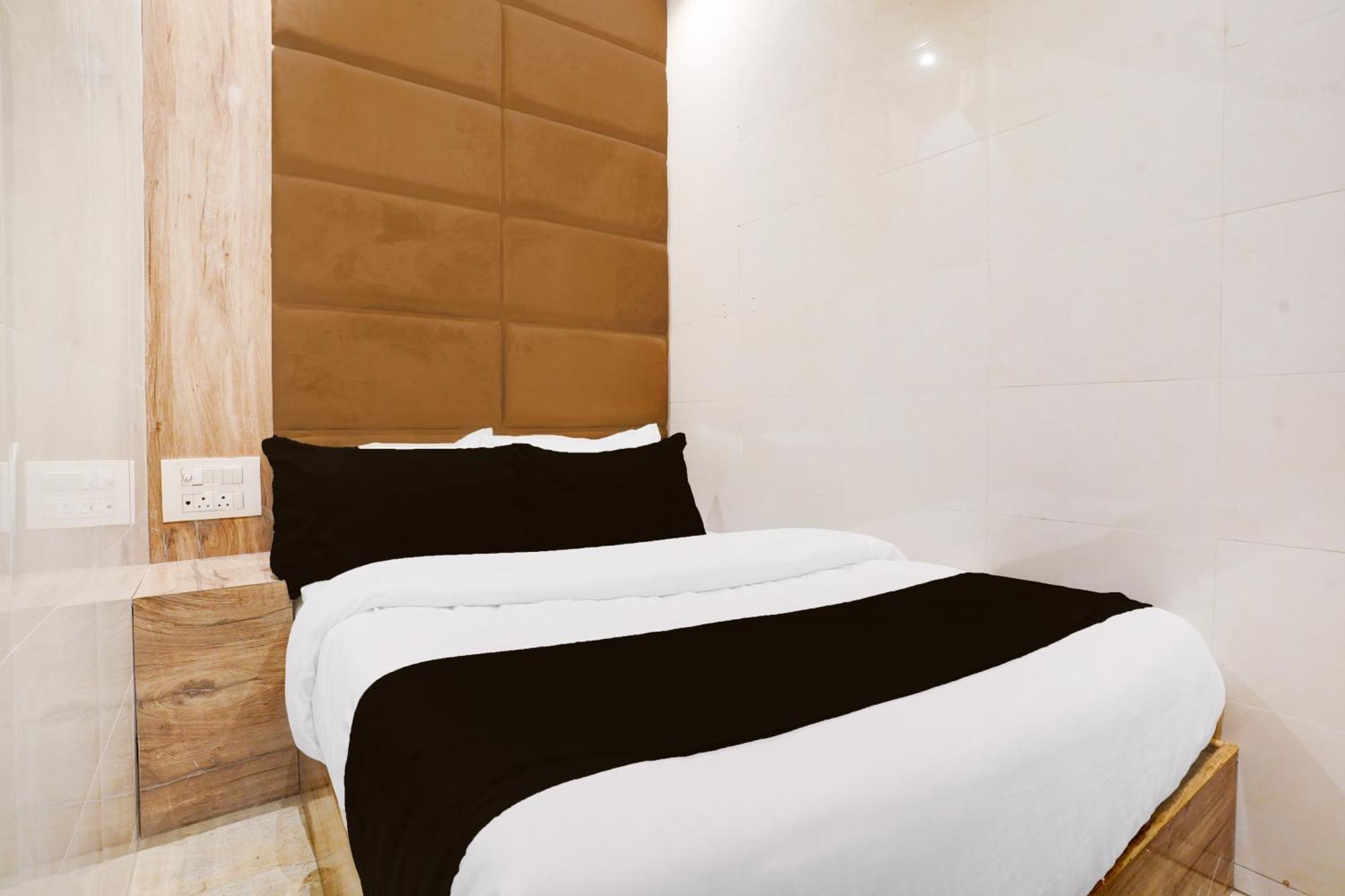 O New Firdous Hotel *