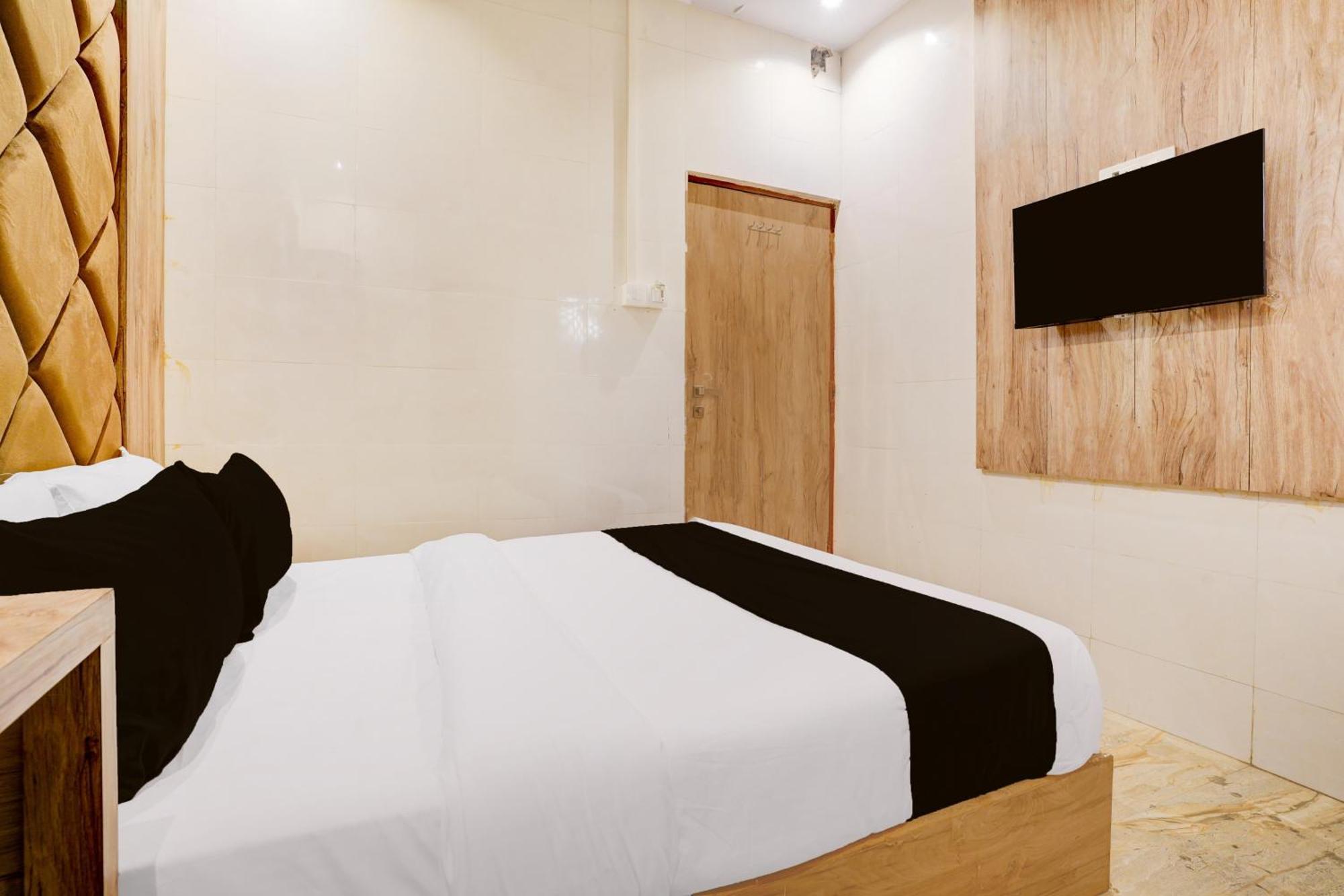 O New Firdous Hotel *