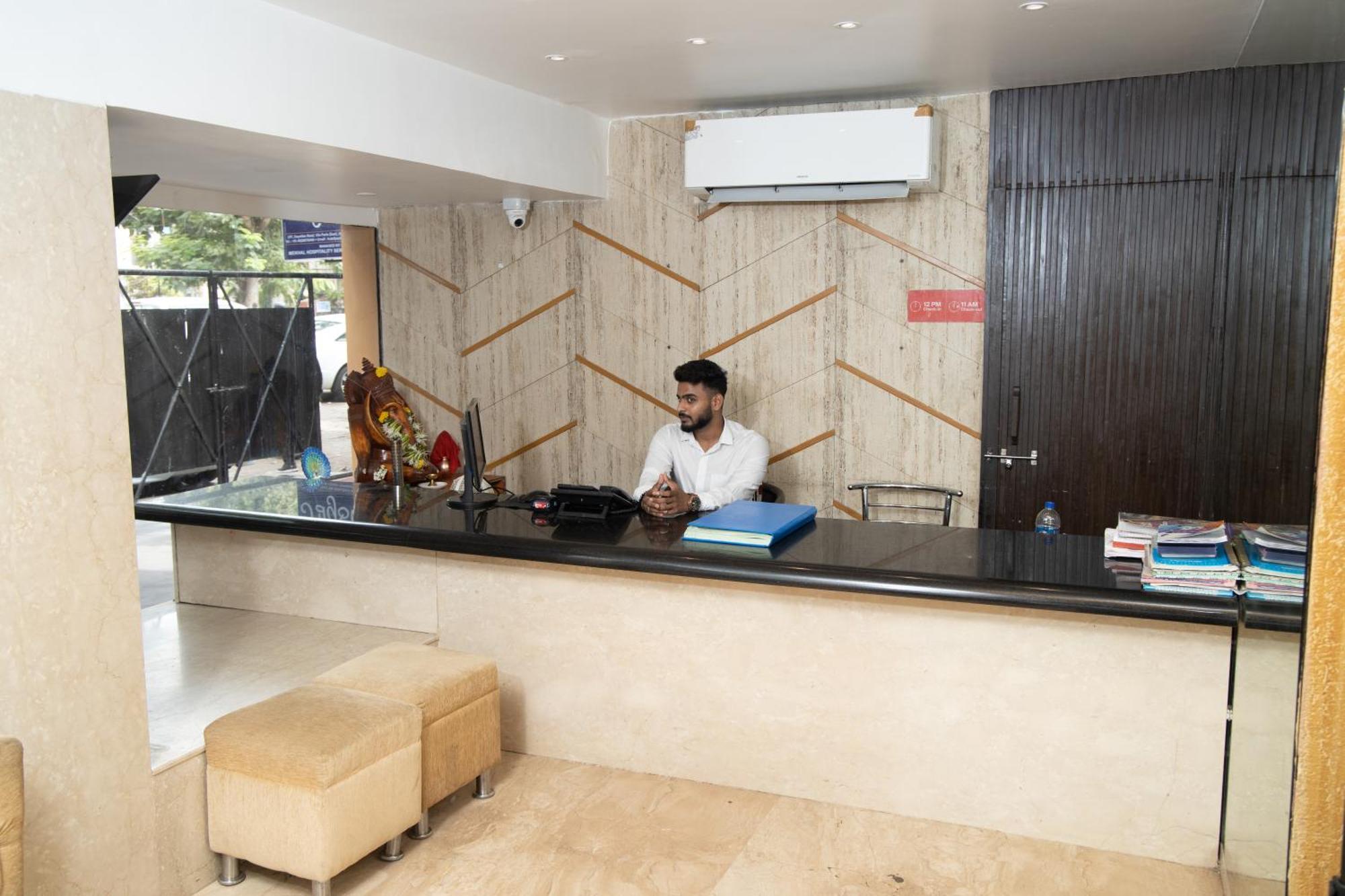 Jayshree By Anantaay Near Domestic Airport 3*