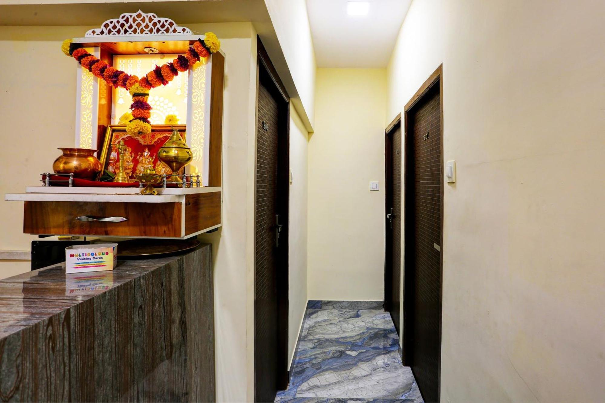 Collection O Goregaon West Hotel 3*