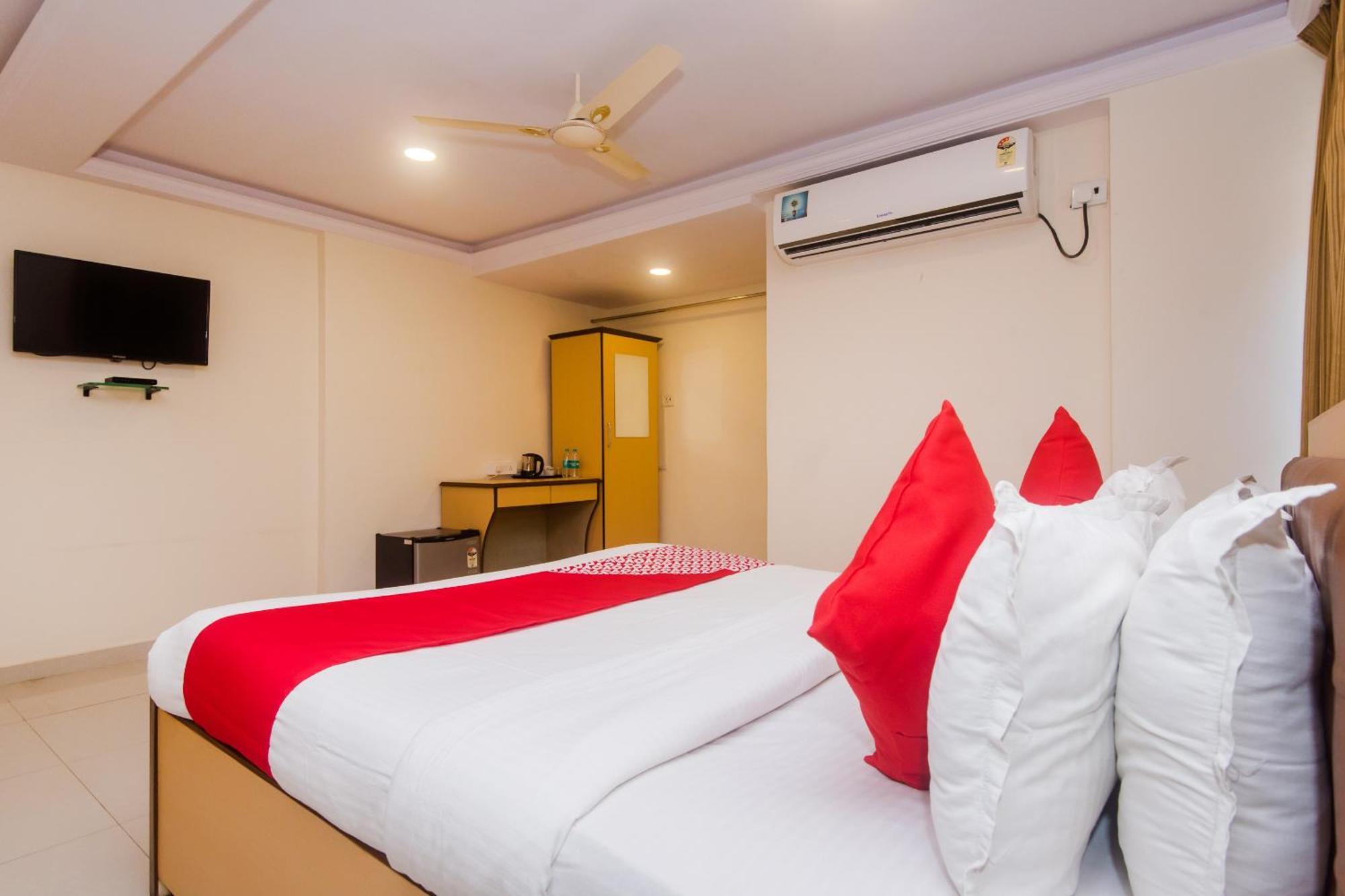 Hotel Capital O Orbit Near Infiniti Mall Bombaim