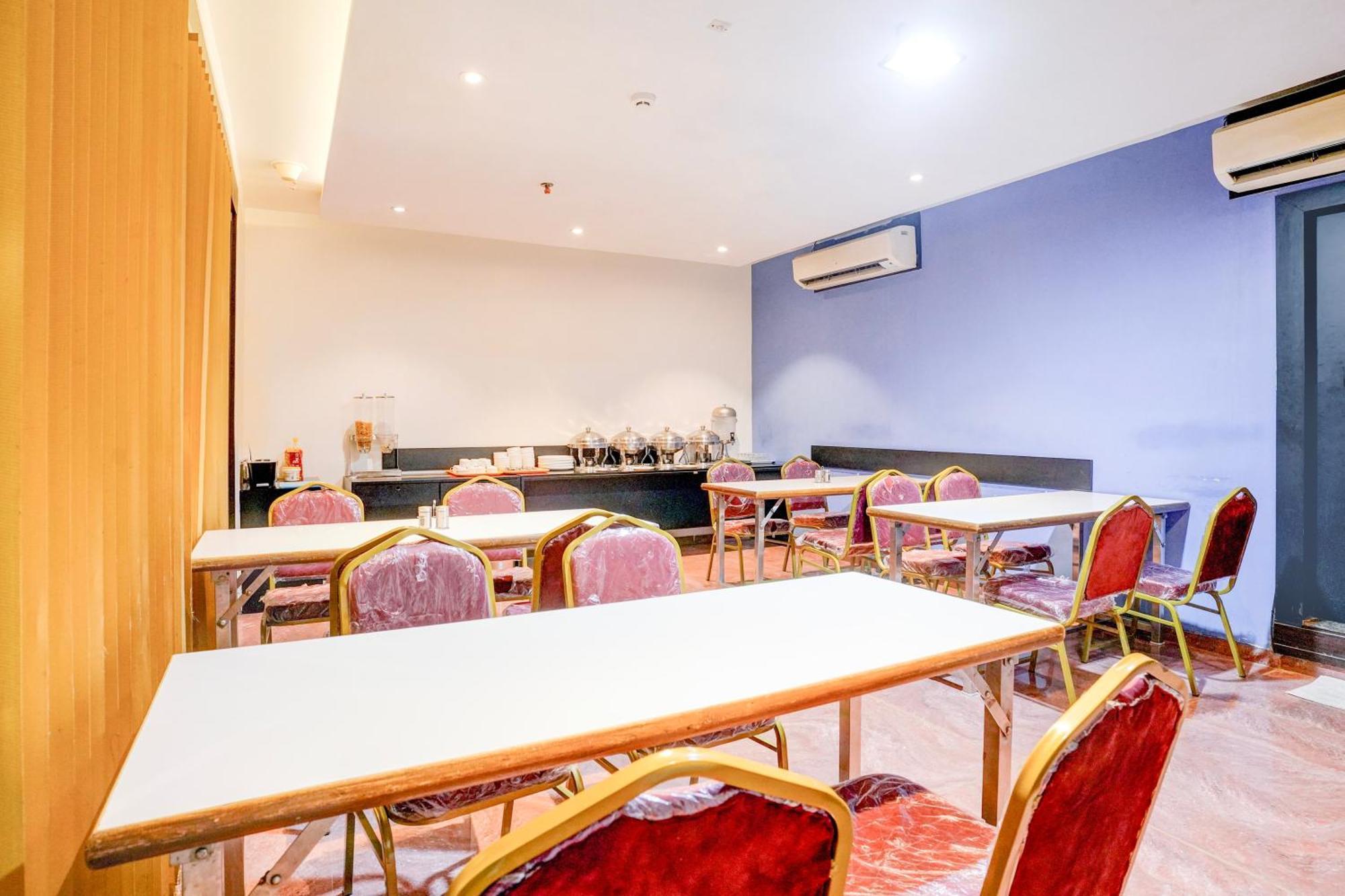 Hotel Super Townhouse Oak Times Square Le Western Mumbai