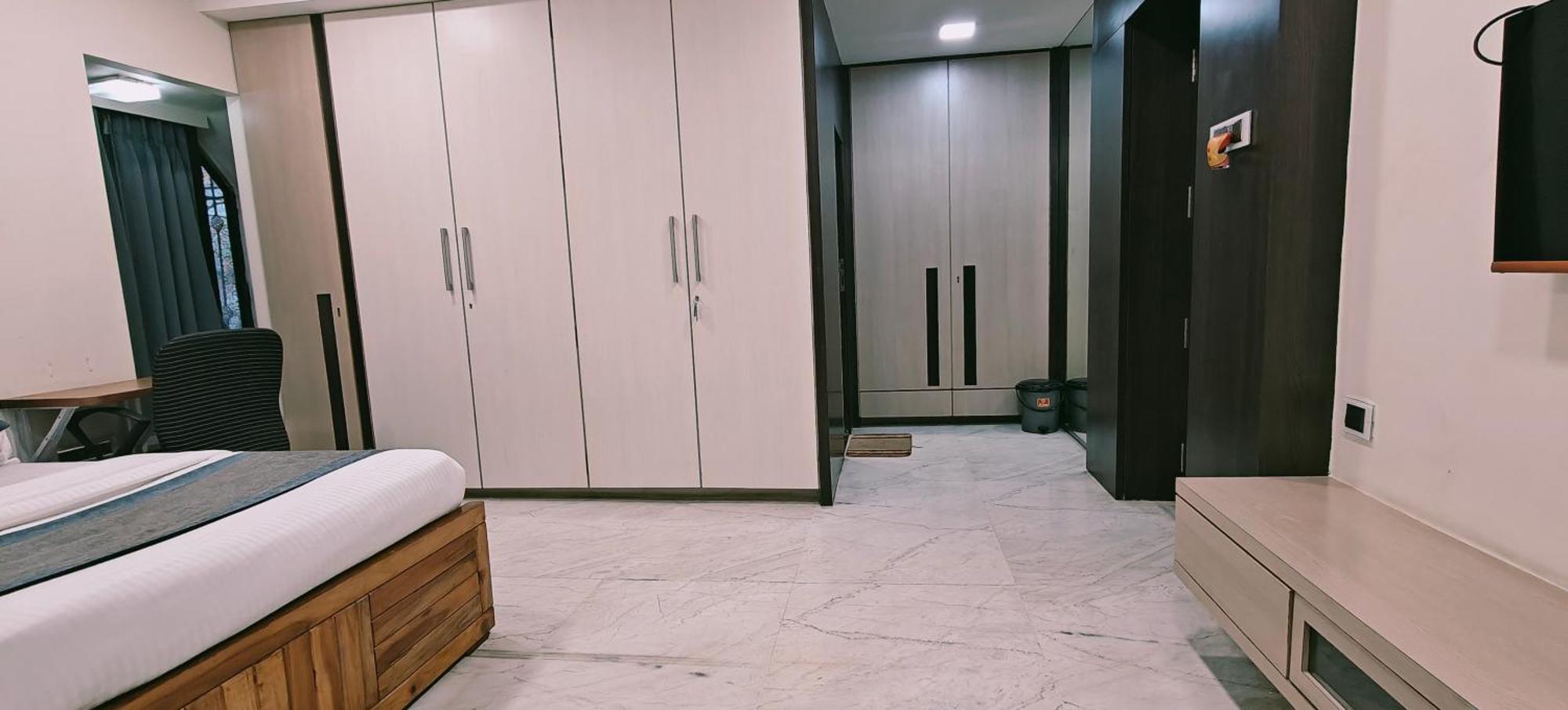Tim Service Apartment Goregaon East Near Nesco 3* Mumbai