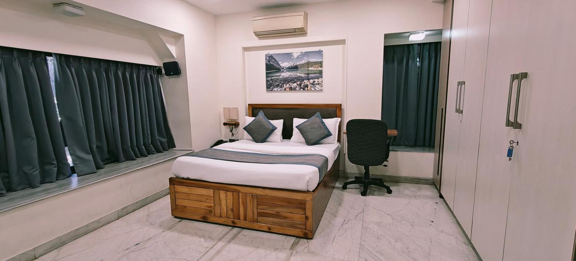 Tim Service Apartment Goregaon East Near Nesco Mumbai