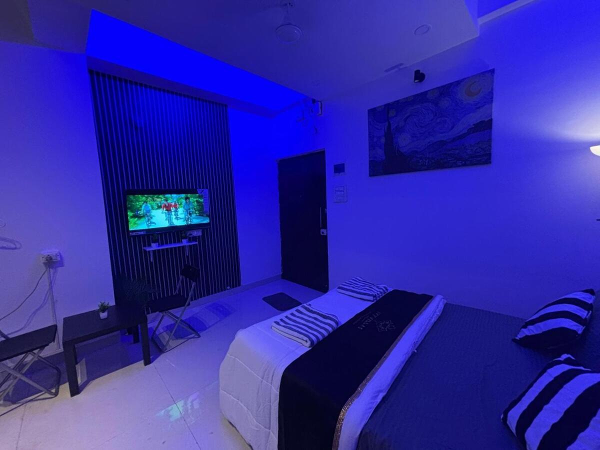 Apartment Ivy Splendour Dice Private Studio, Oshiwara Mumbai