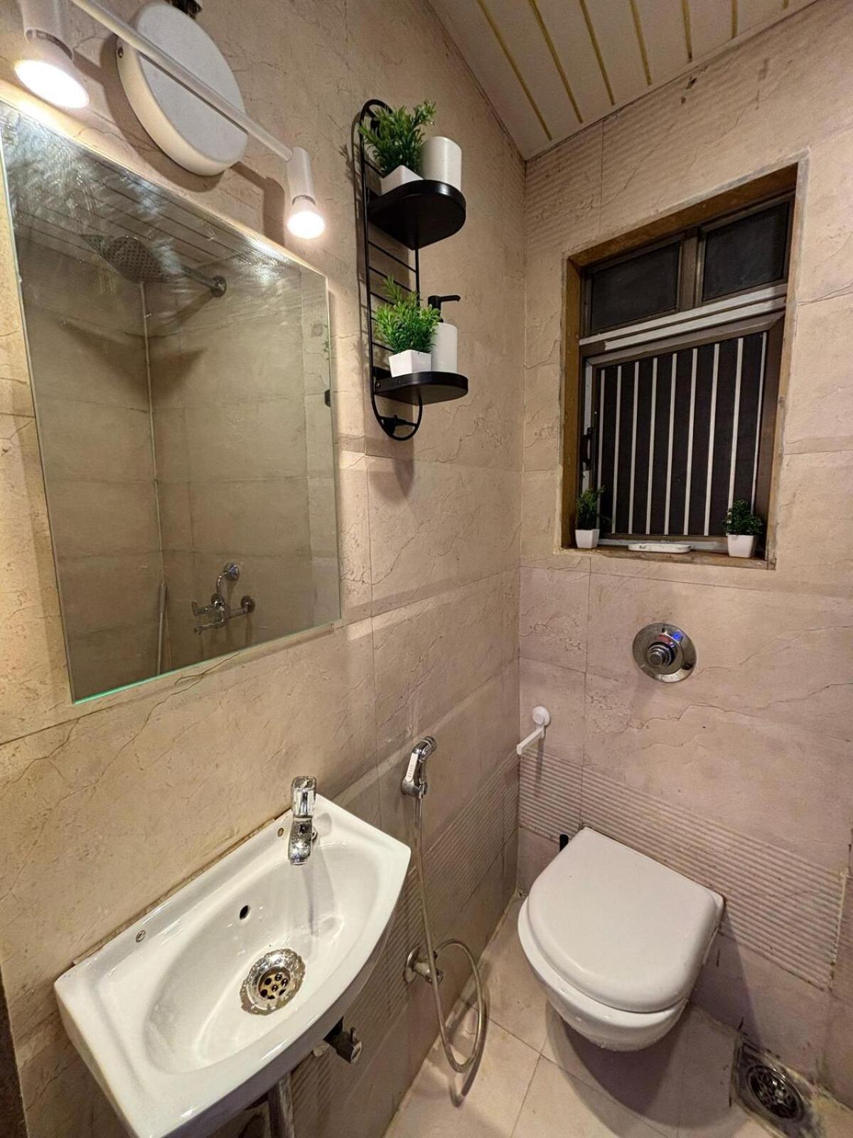 Apartment Ivy Splendour Dice Private Studio, Oshiwara Mumbai
