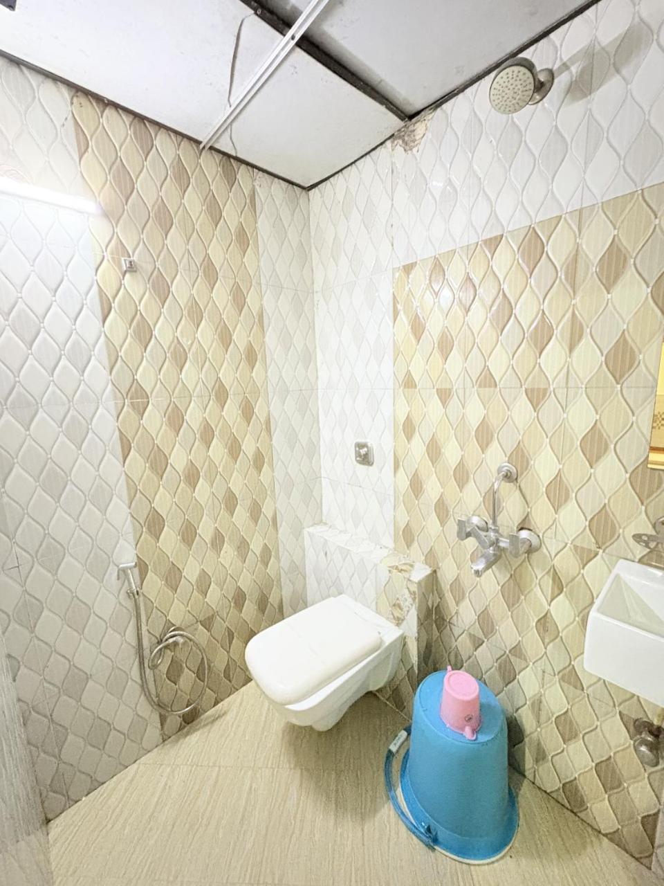 Kailash Park- Near International Airport Hotel 2*