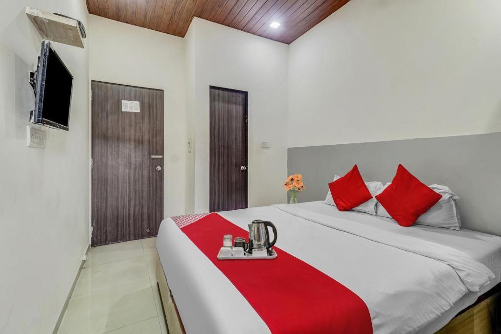 Kailash Park- Near International Airport 2*