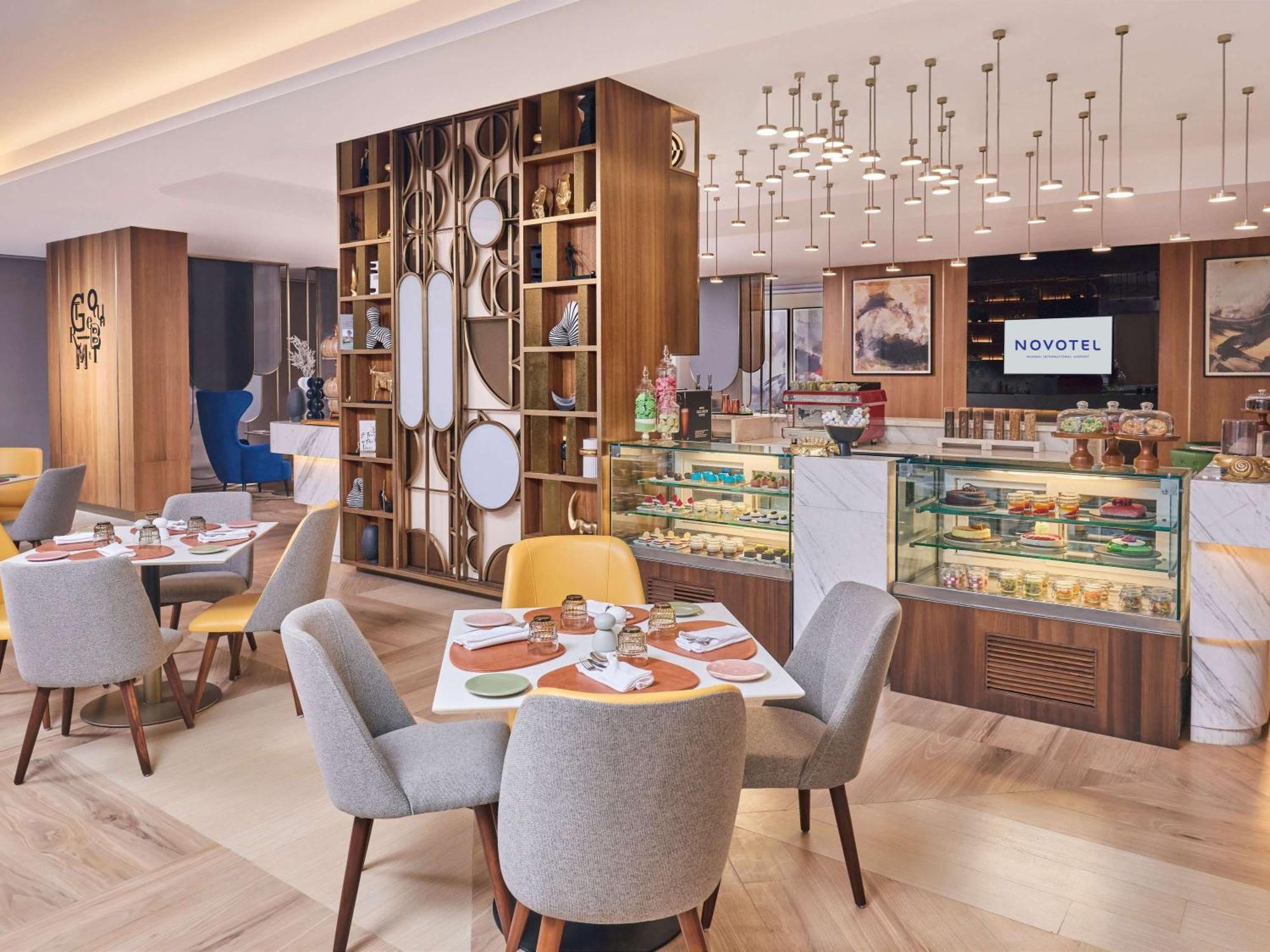 Novotel International Airport Hotel 5*