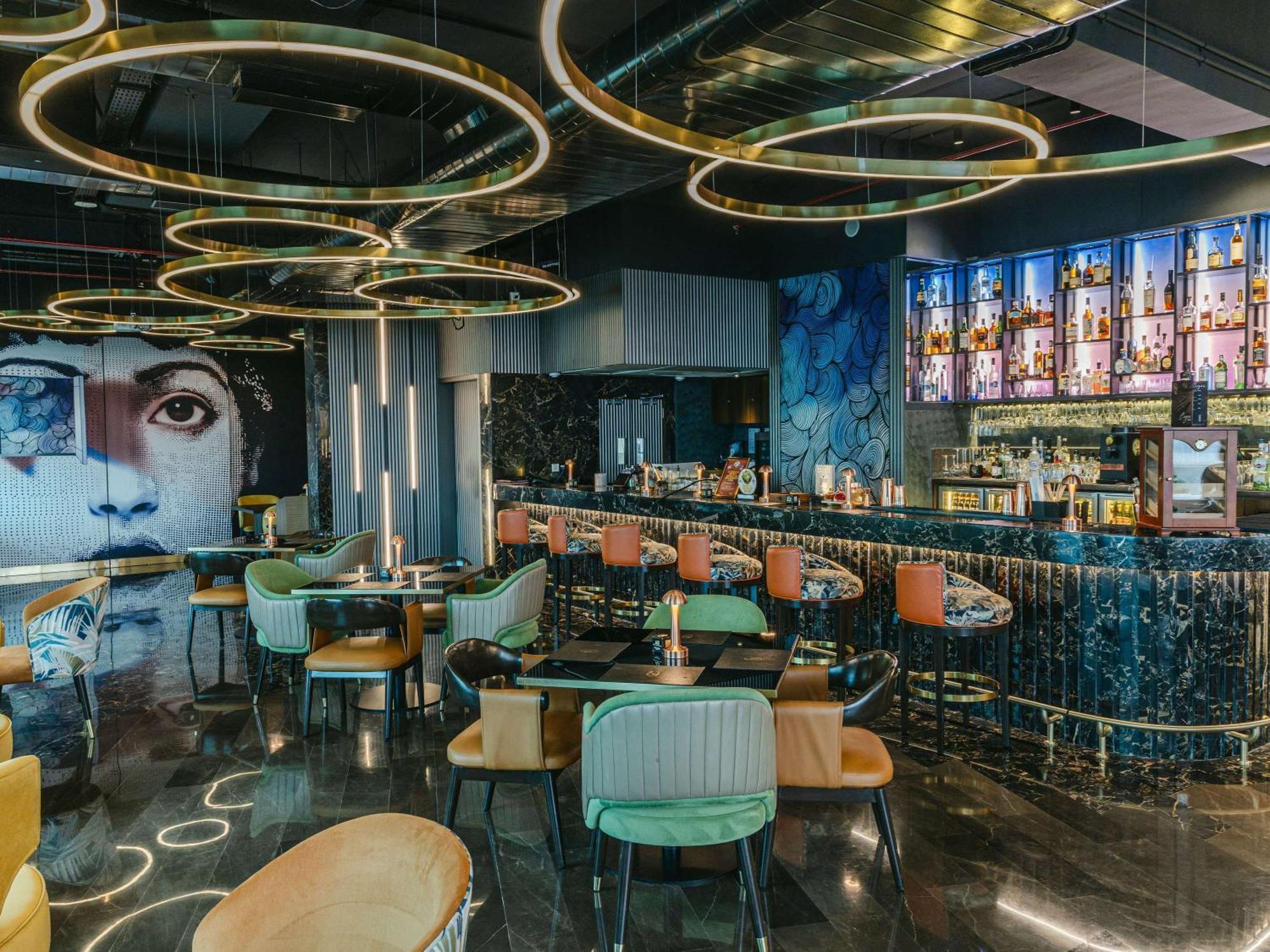 Novotel International Airport 5*