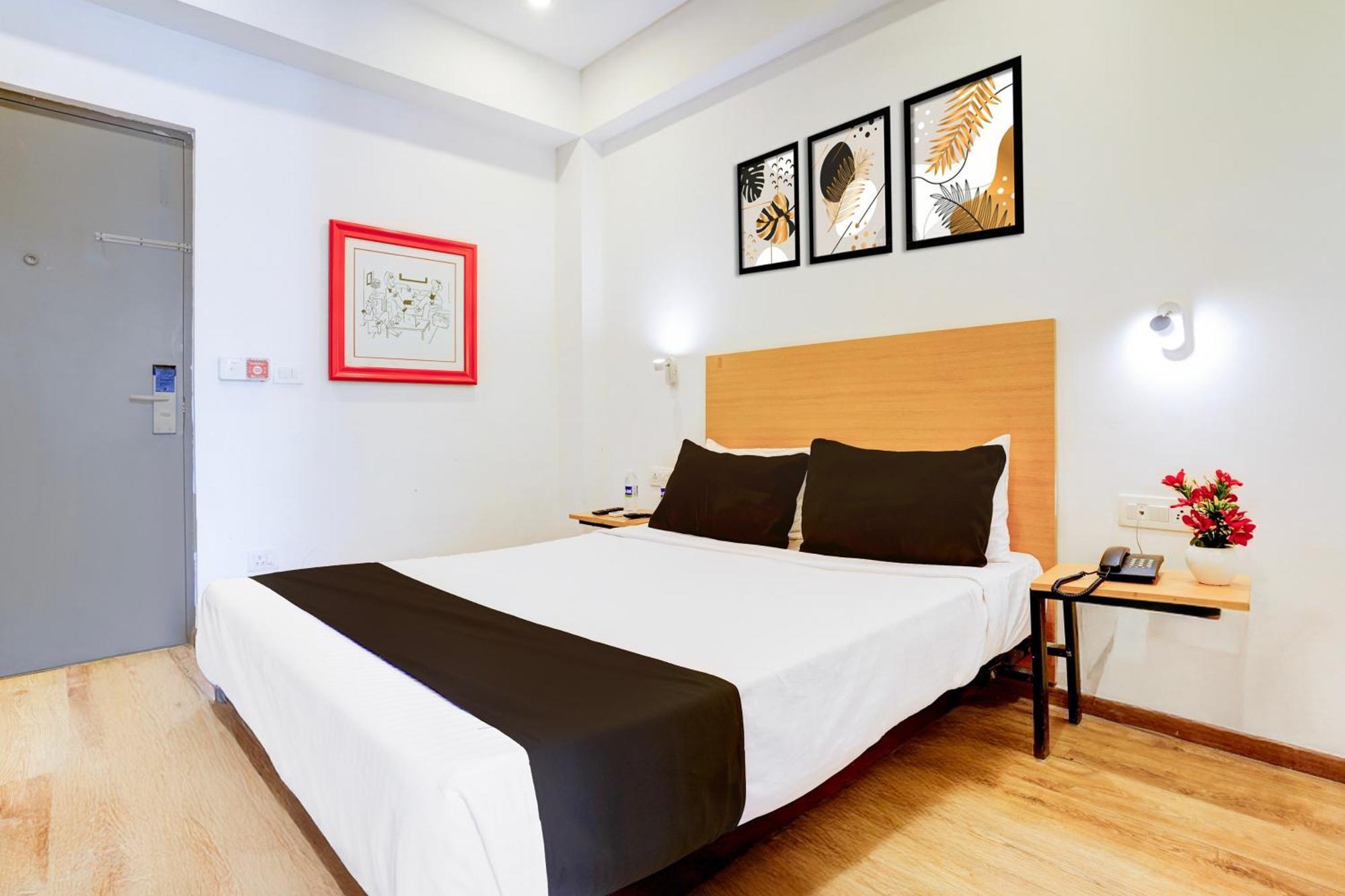 Super Townhouse Khar The Habitat * Bombaim