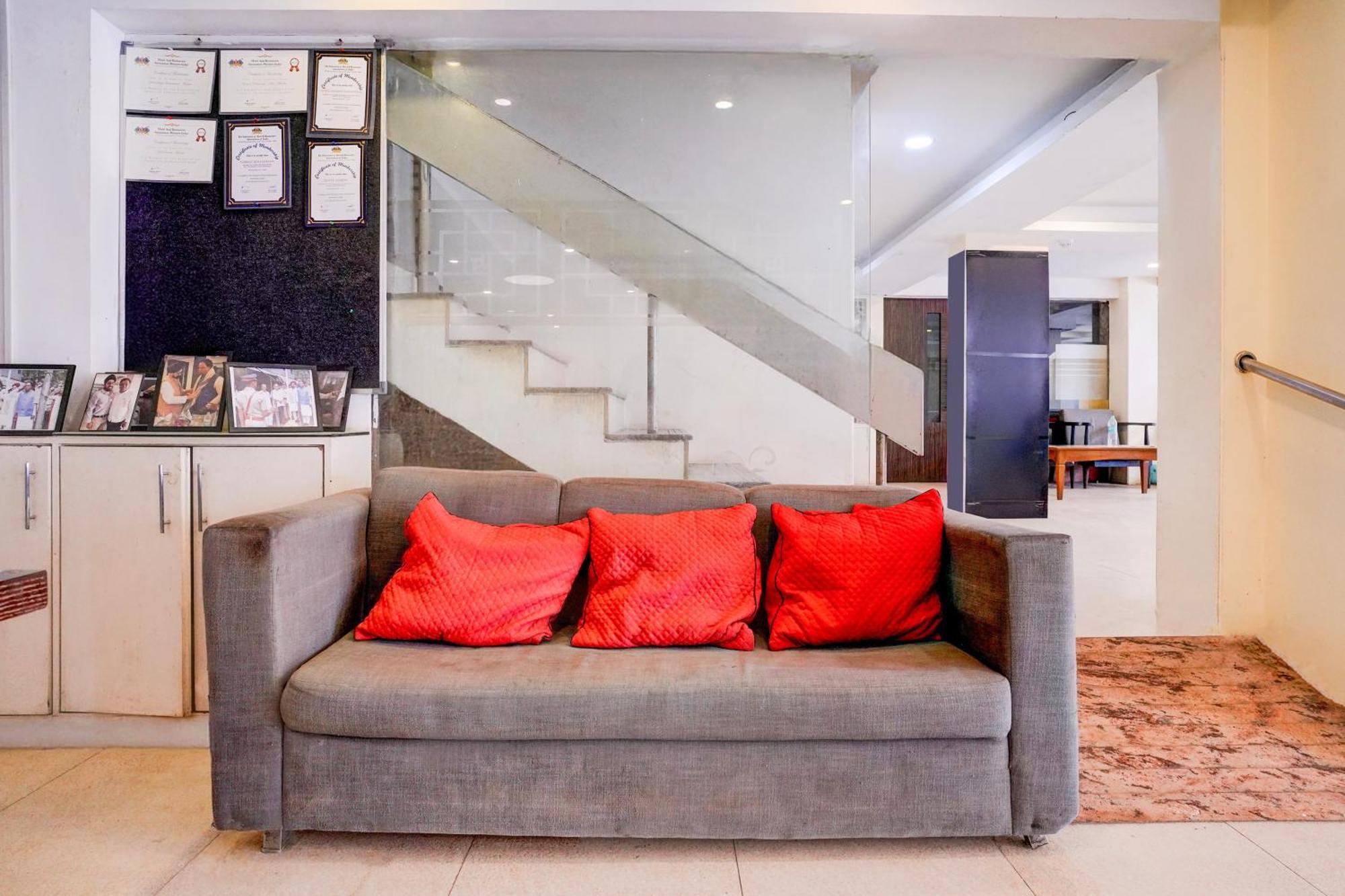 Super Townhouse Khar The Habitat Bombaim