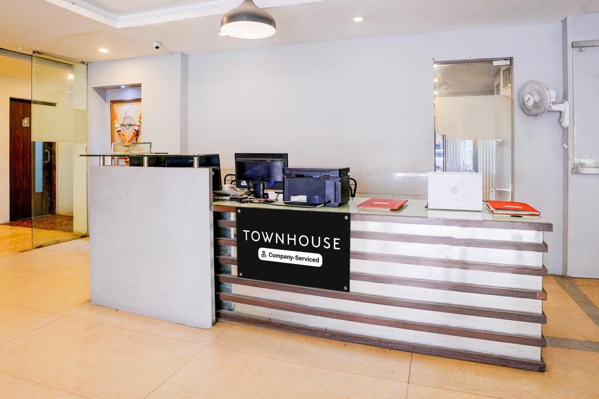 Super Townhouse Khar The Habitat Bombaim