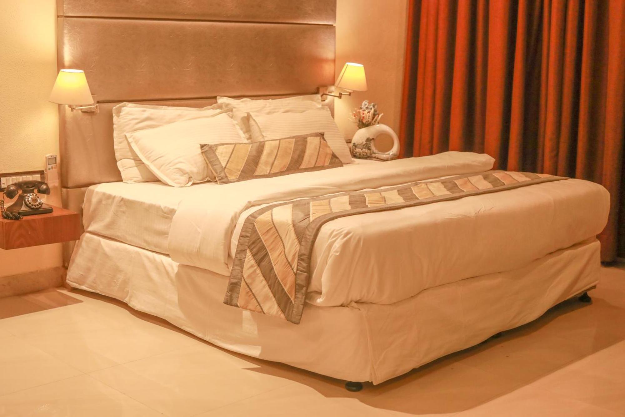 Hotel Hr Residency