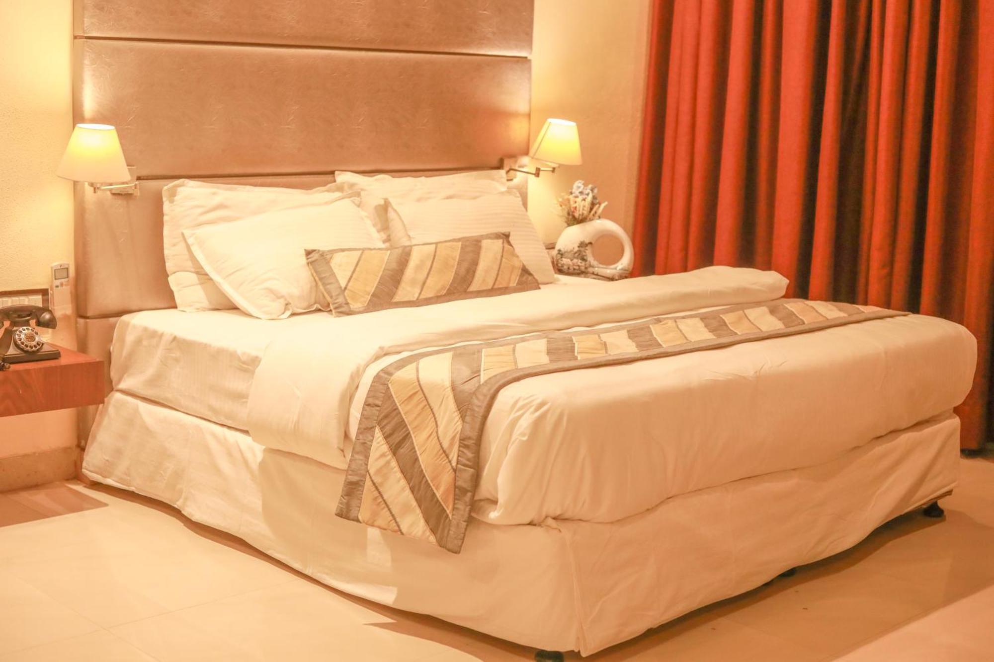 Hr Residency Hotel 3*