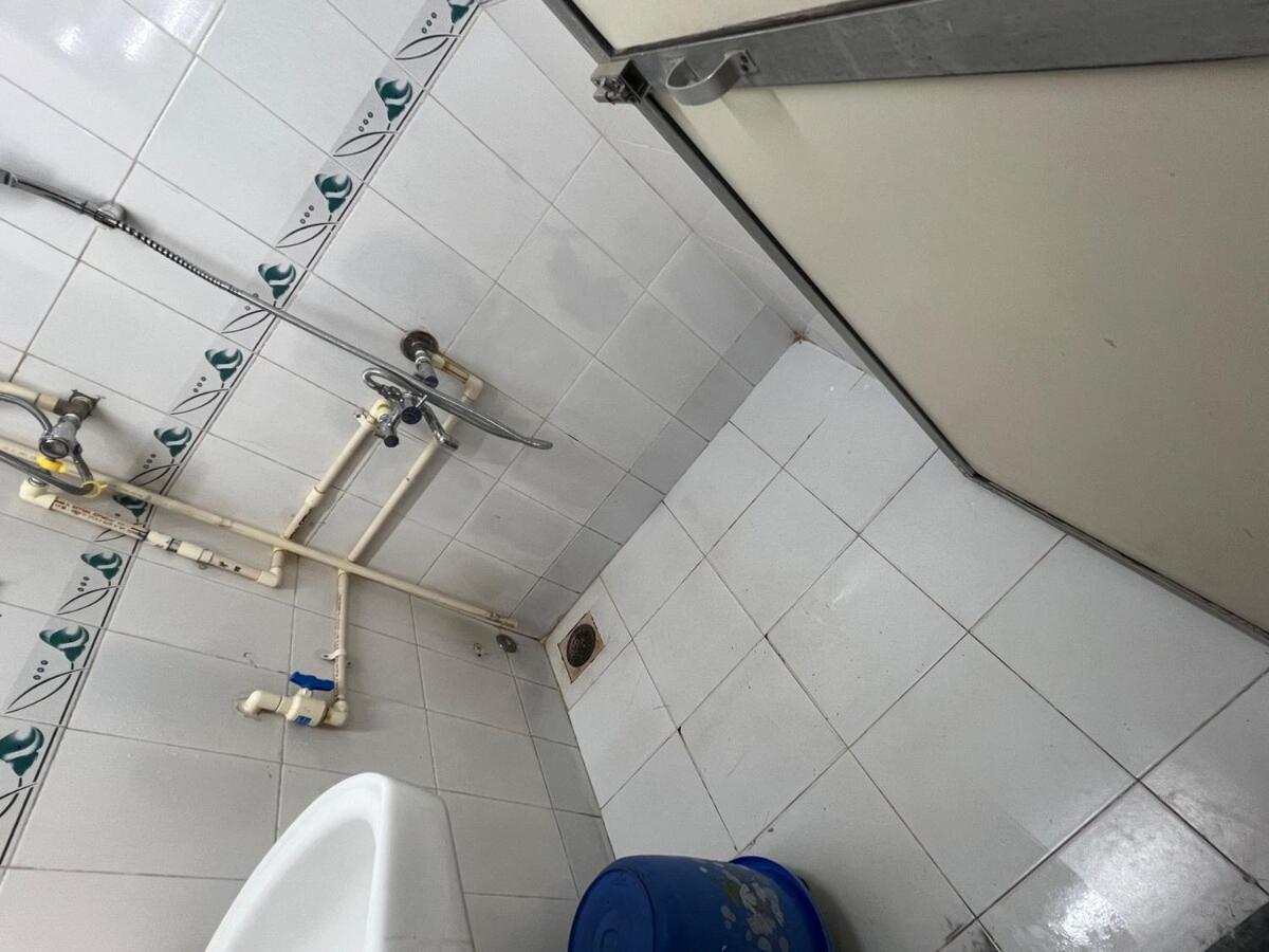1bhk Entire Flat In Oshiwara * Mumbai