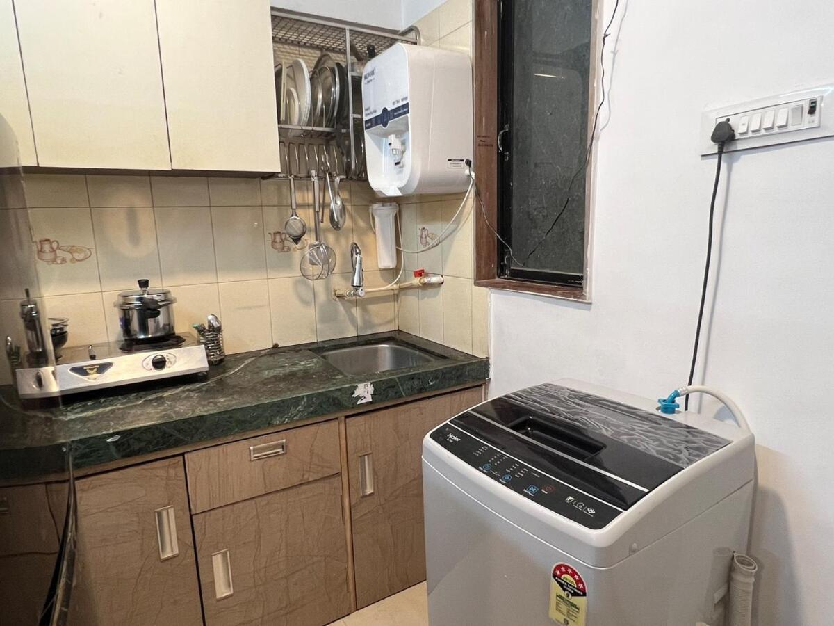1bhk Entire Flat In Oshiwara *